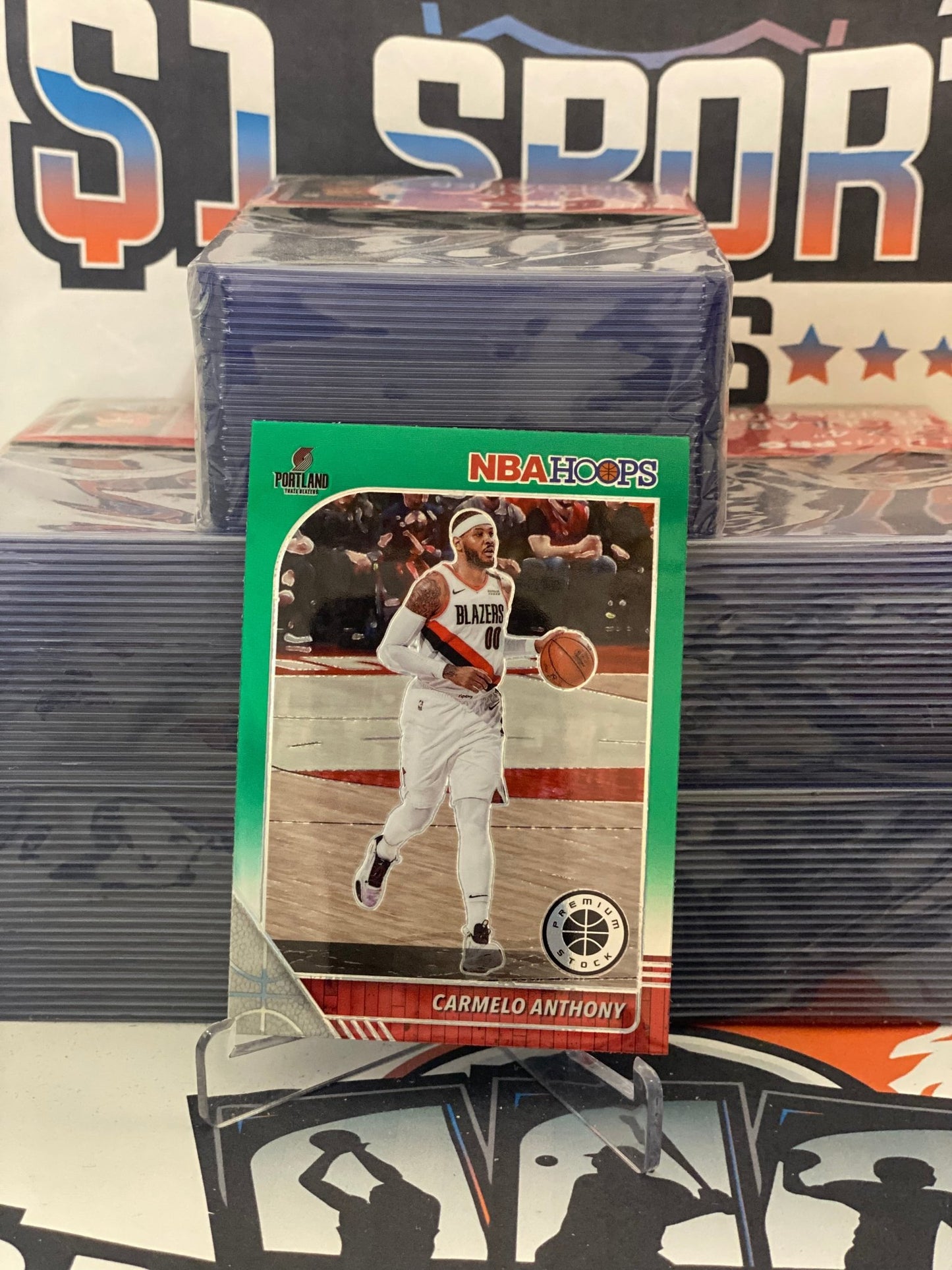 2019 Hoops Premium Stock (Green Prizm) Carmelo Anthony #105