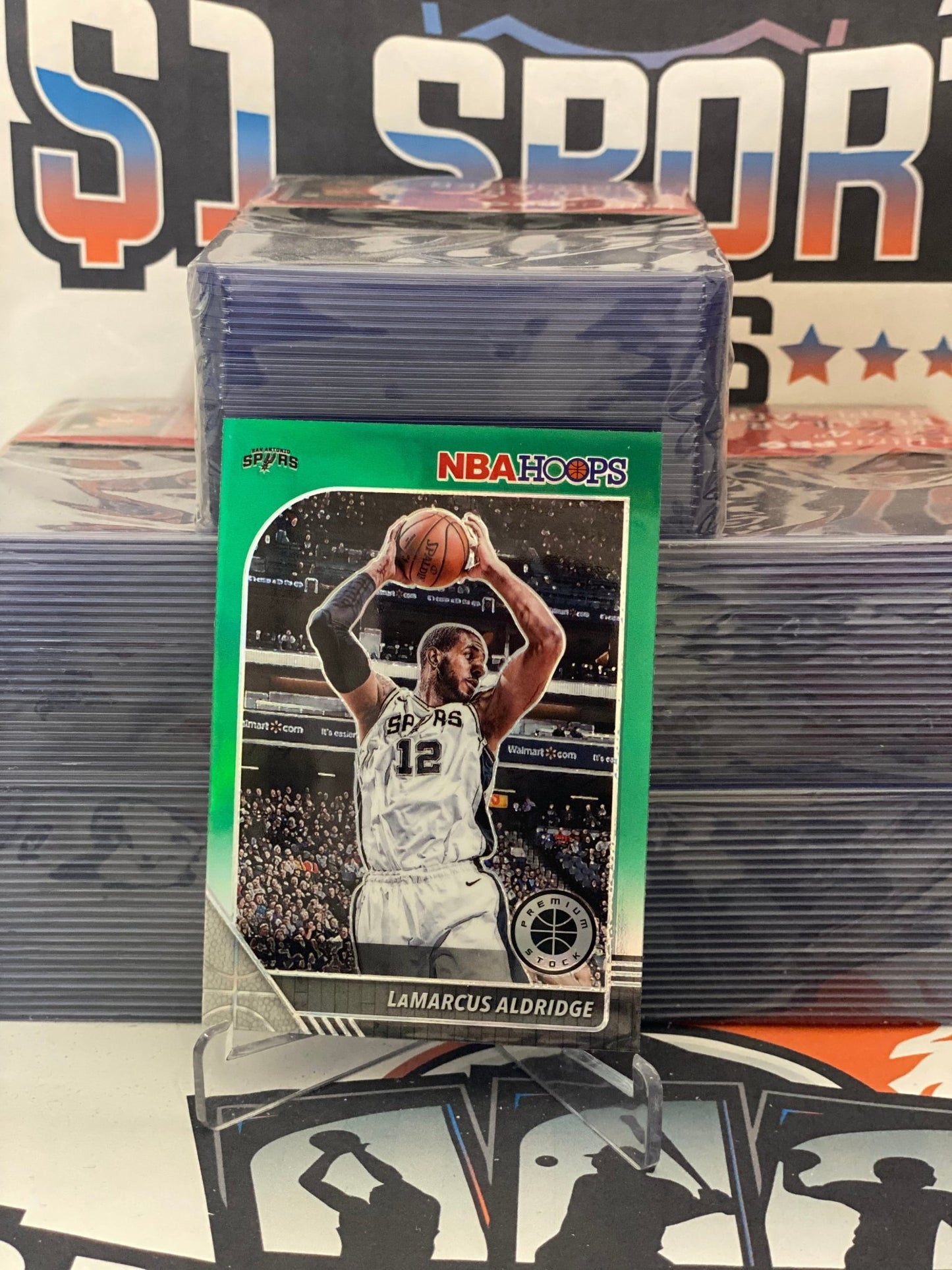 2019 Hoops Premium Stock (Green Prizm) LaMarcus Aldridge #171