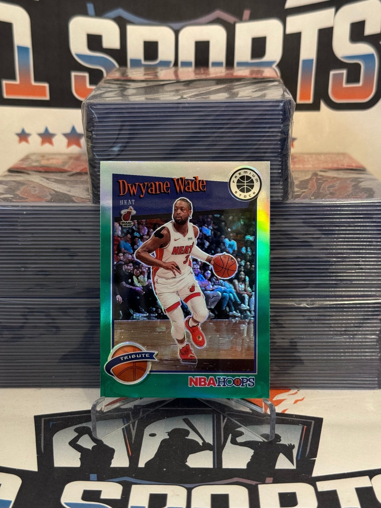 2019 Hoops Premium Stock (Green Prizm, Tribute) Dwyane Wade #287