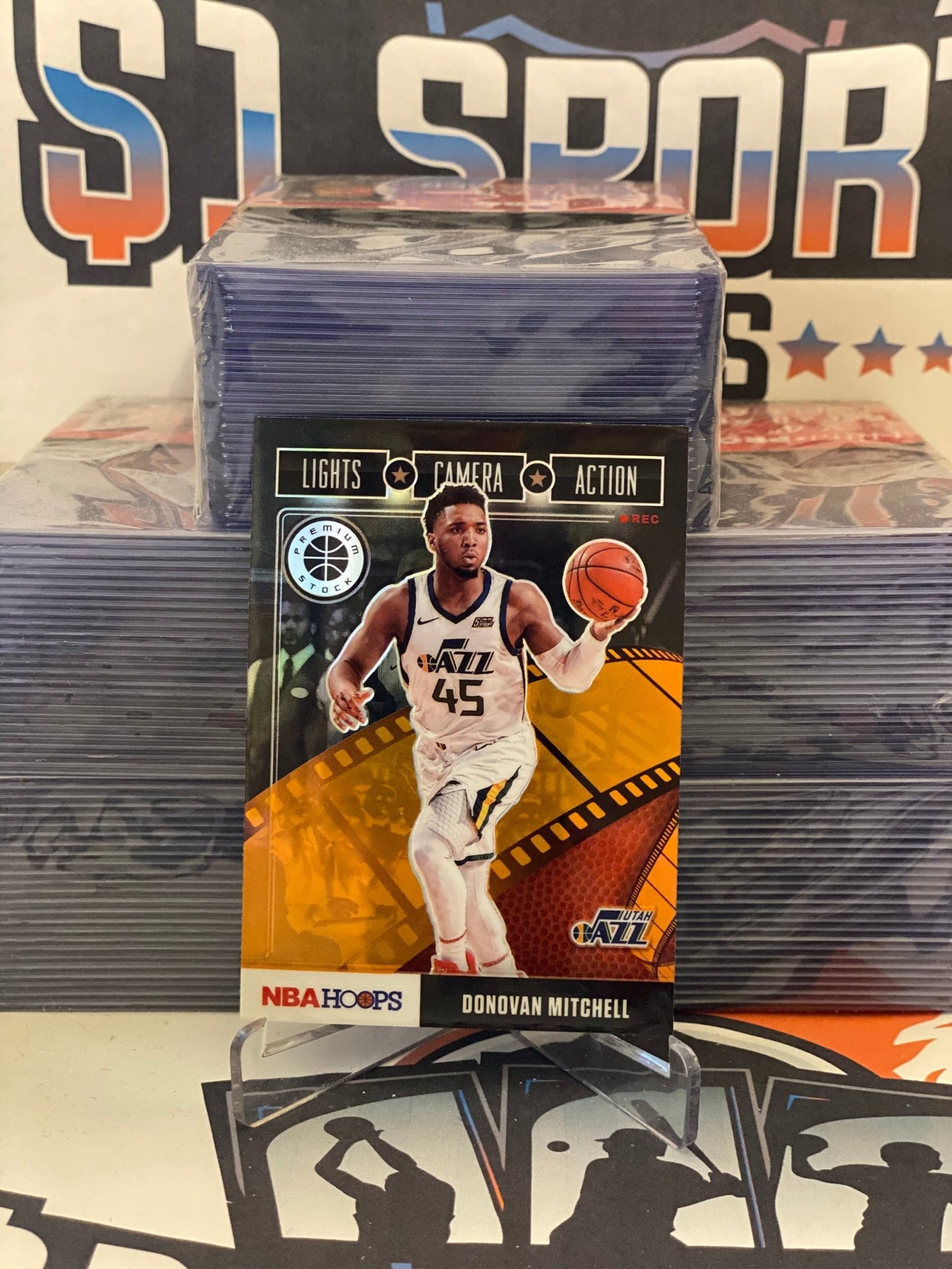 2019 Hoops Premium Stock (Holo Prizm, Lights Camera Action) Donovan Mitchell #9