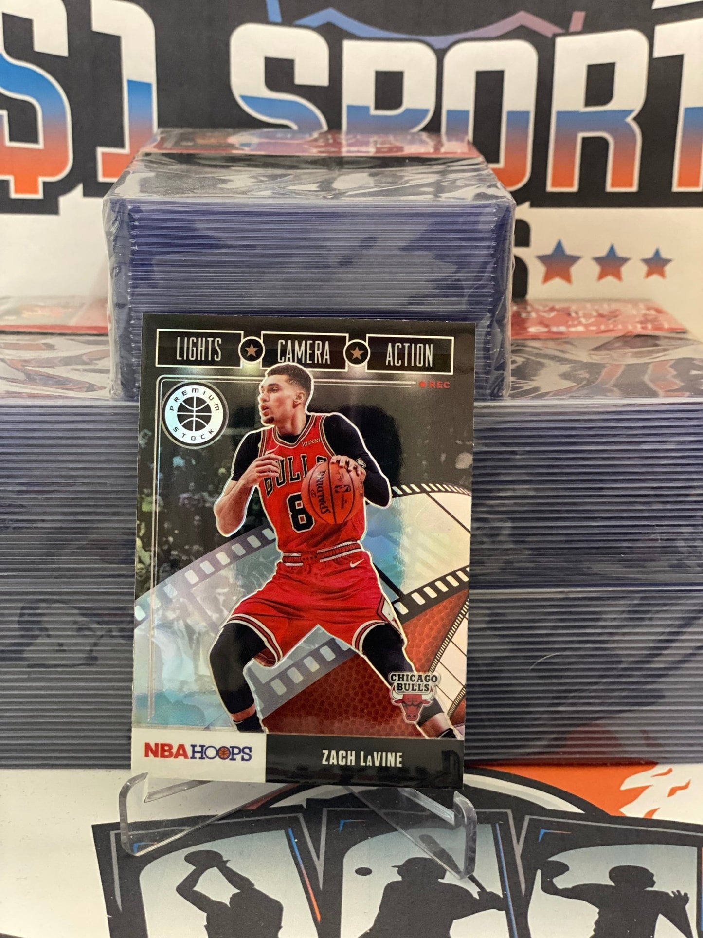 2019 Hoops Premium Stock (Holo Prizm, Lights Camera Action) Zach LaVine #18