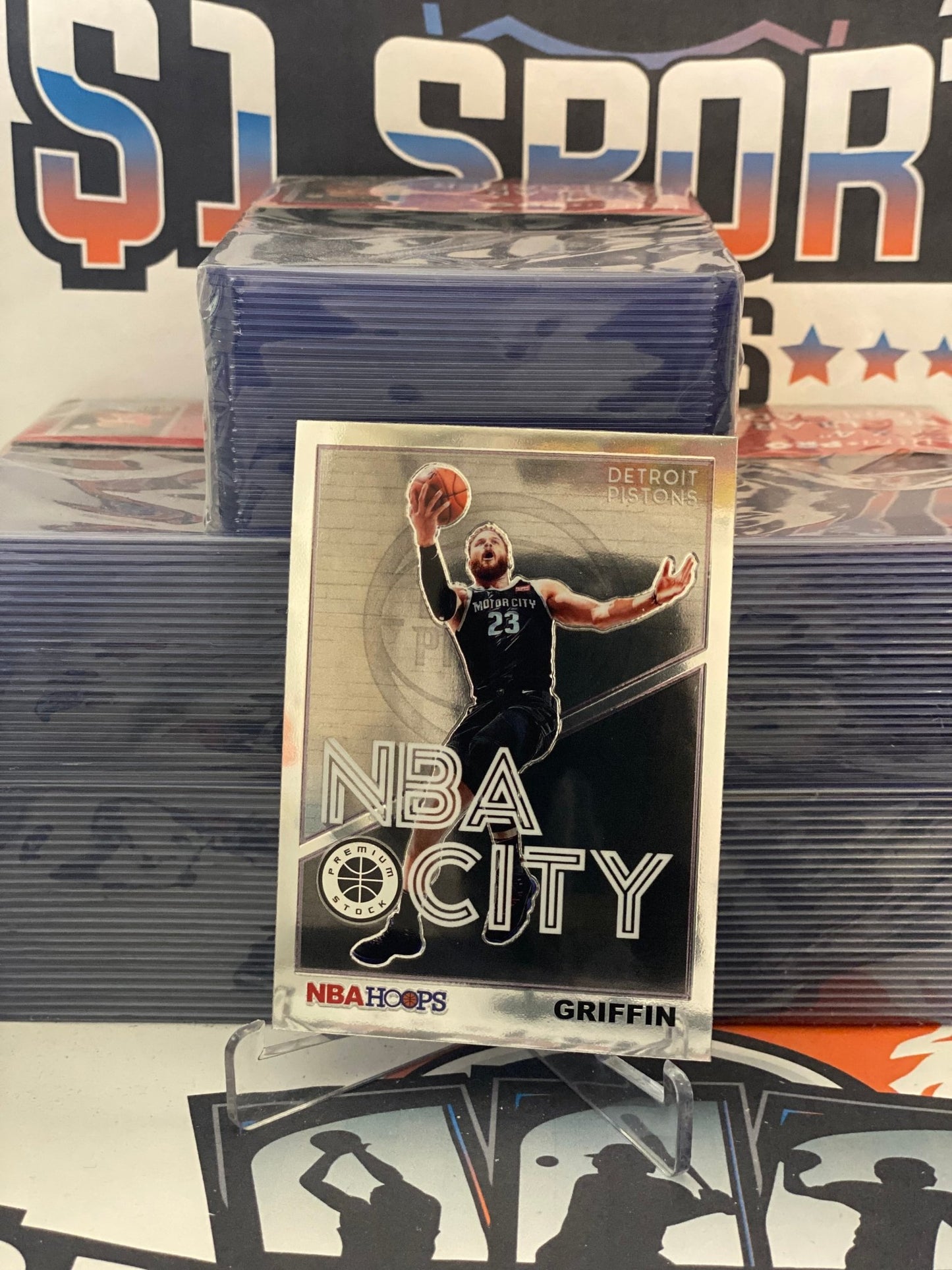 2019 Hoops Premium Stock (NBA City) Blake Griffin #8