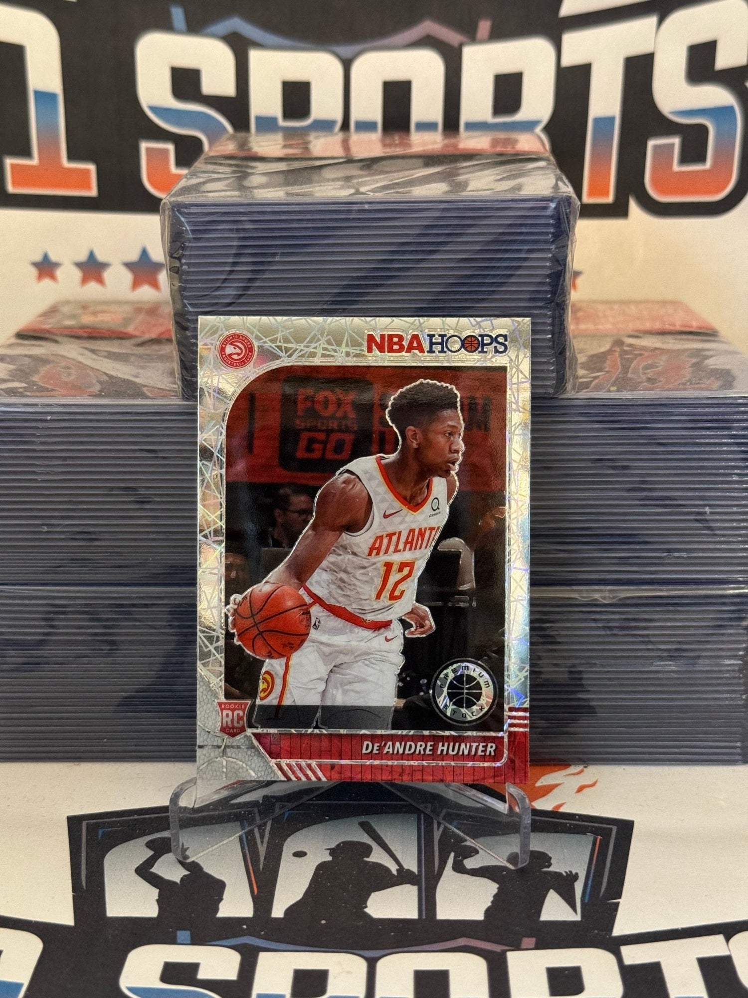 2019 Hoops Premium Stock (Silver Laser Prizm) De'Andre Hunter Rookie #218