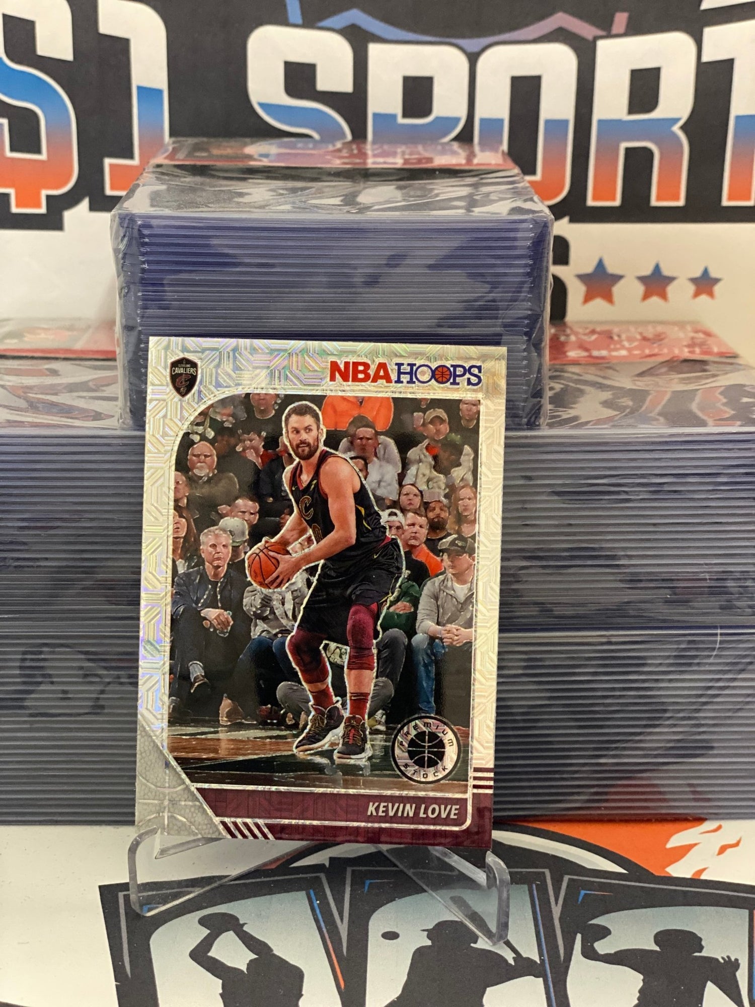 2019 Hoops Premium Stock (Silver Mojo Prizm) Kevin Love #32