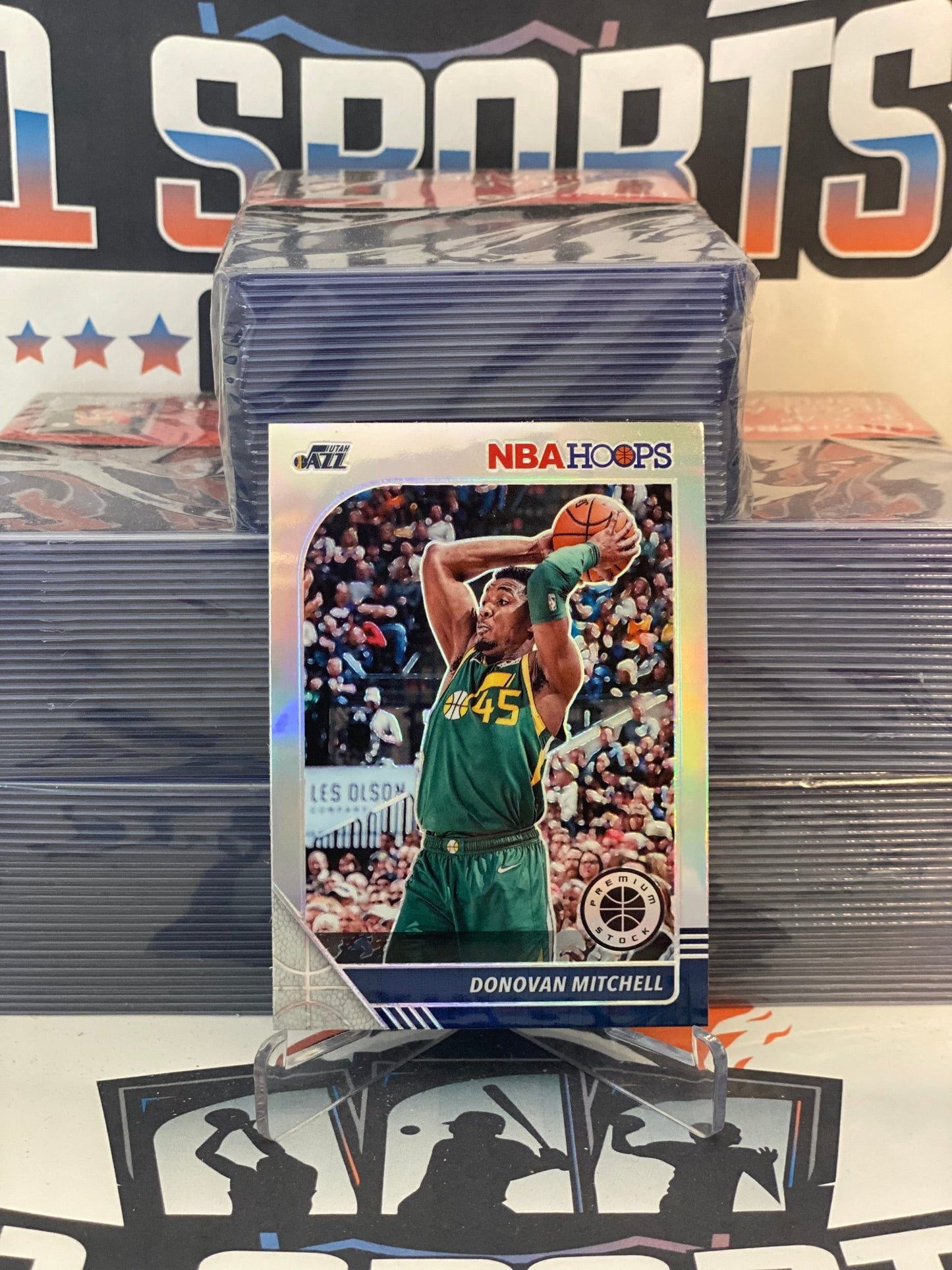 2019 Hoops Premium Stock (Silver Prizm) Donovan Mitchell #185