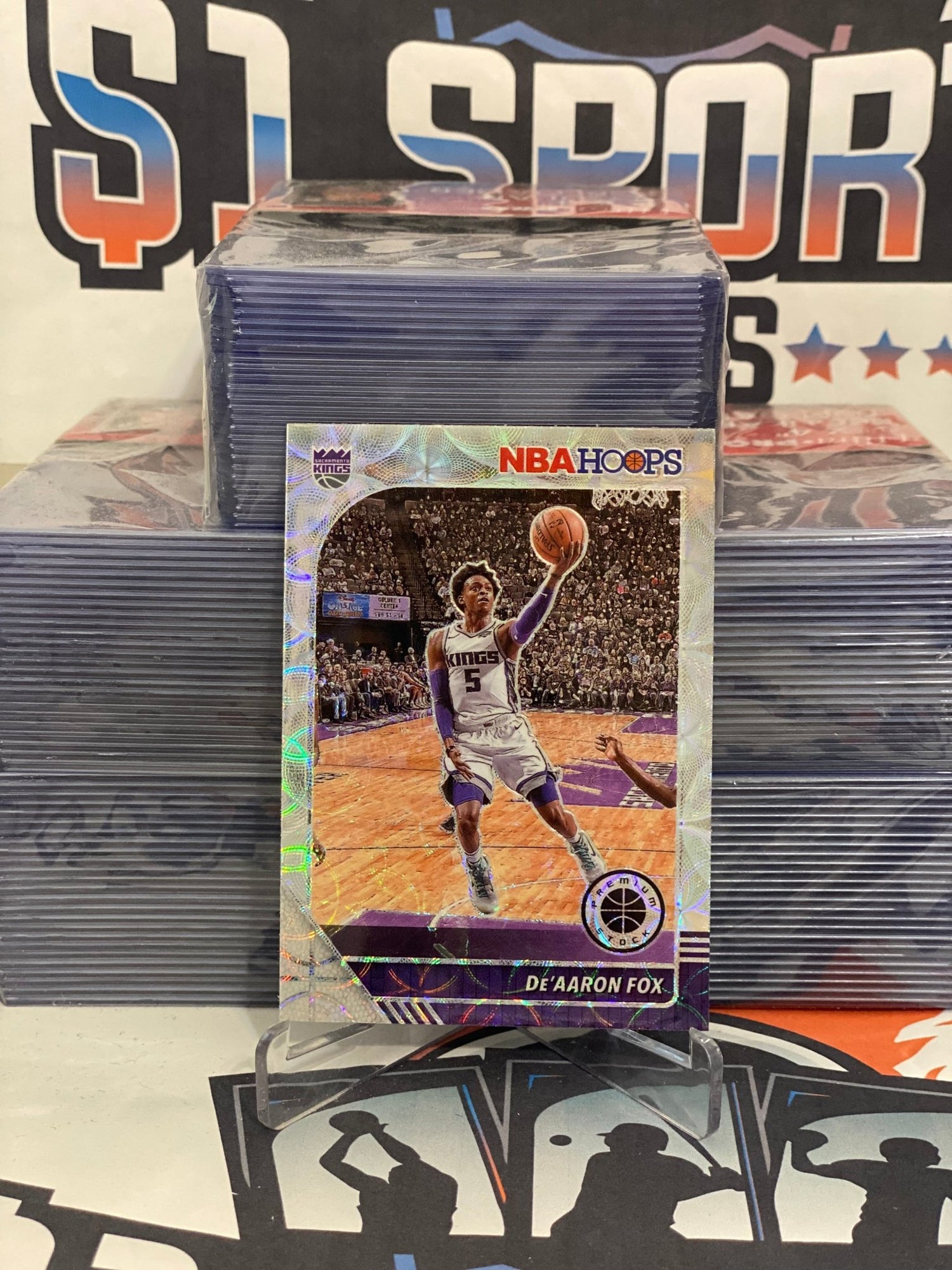 2019 Hoops Premium Stock (Silver Scope Prizm) De'Aaron Fox #165