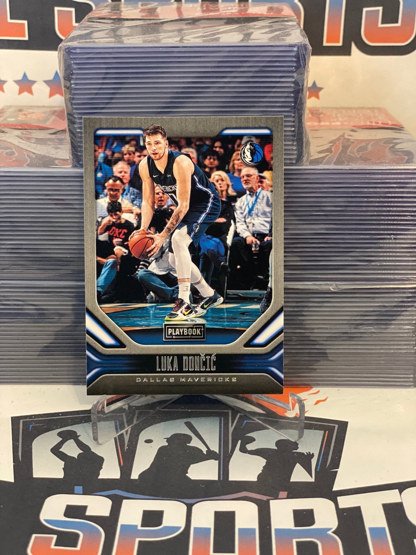2019 Panini Chronicles (2nd Year, Playbook) Luka Doncic #179