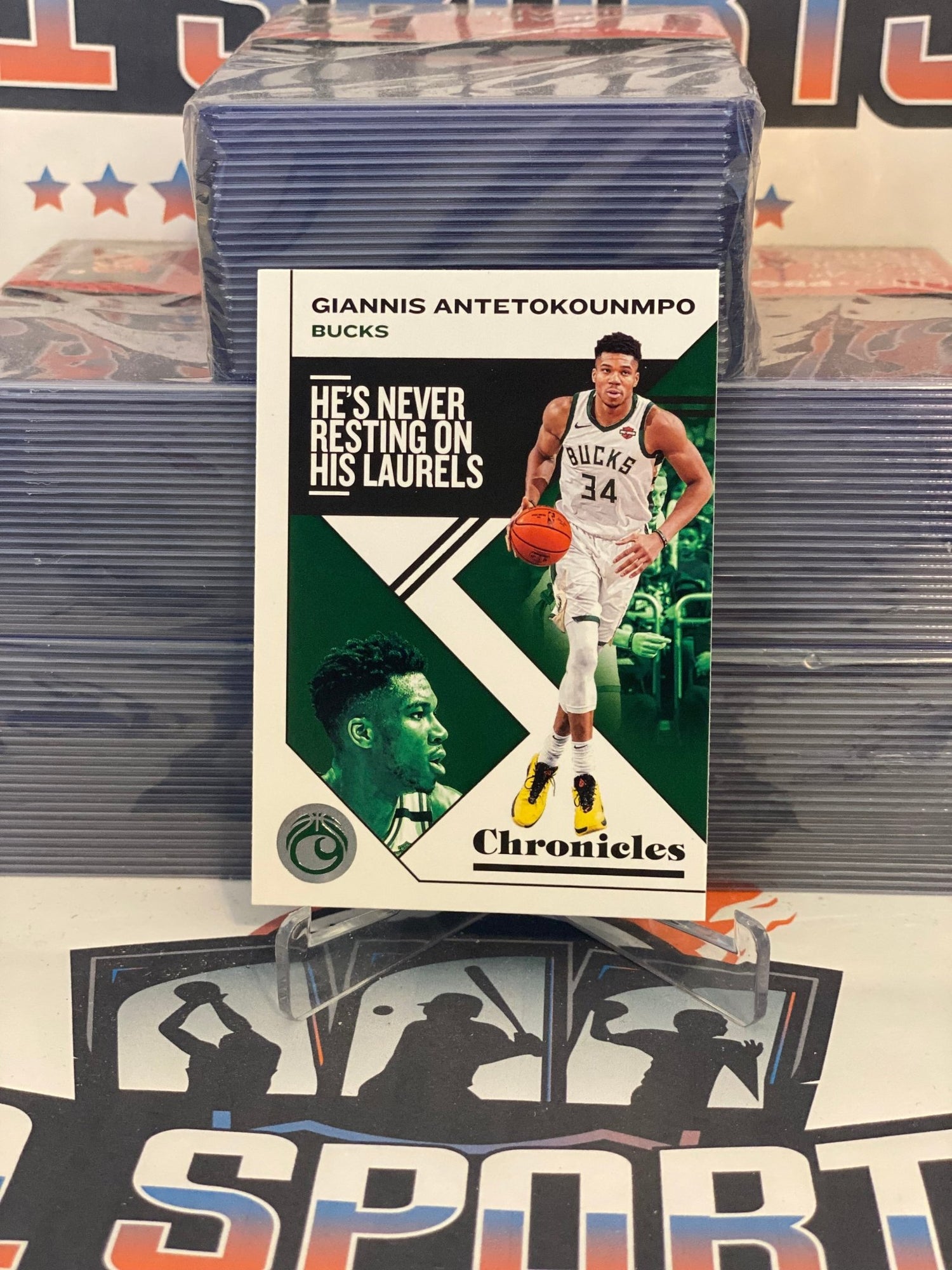 2019 Panini Chronicles Giannis Antetokounmpo #39
