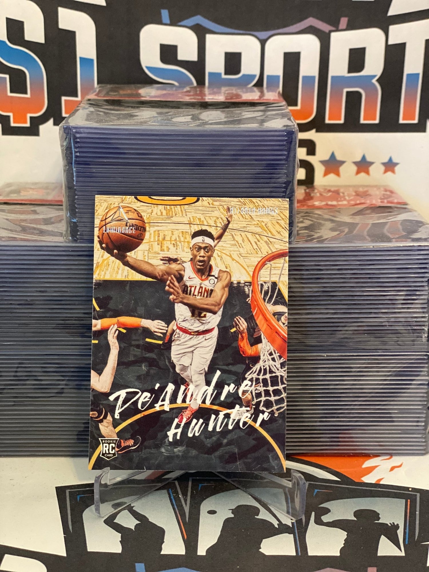 2019 Panini Chronicles (Luminance) De'Andre Hunter Rookie #152