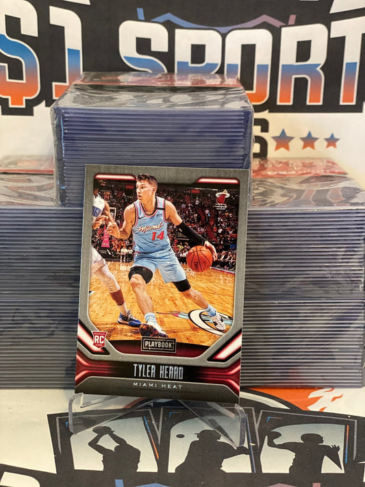 2019 Panini Chronicles (Playbook) Tyler Herro Rookie #185