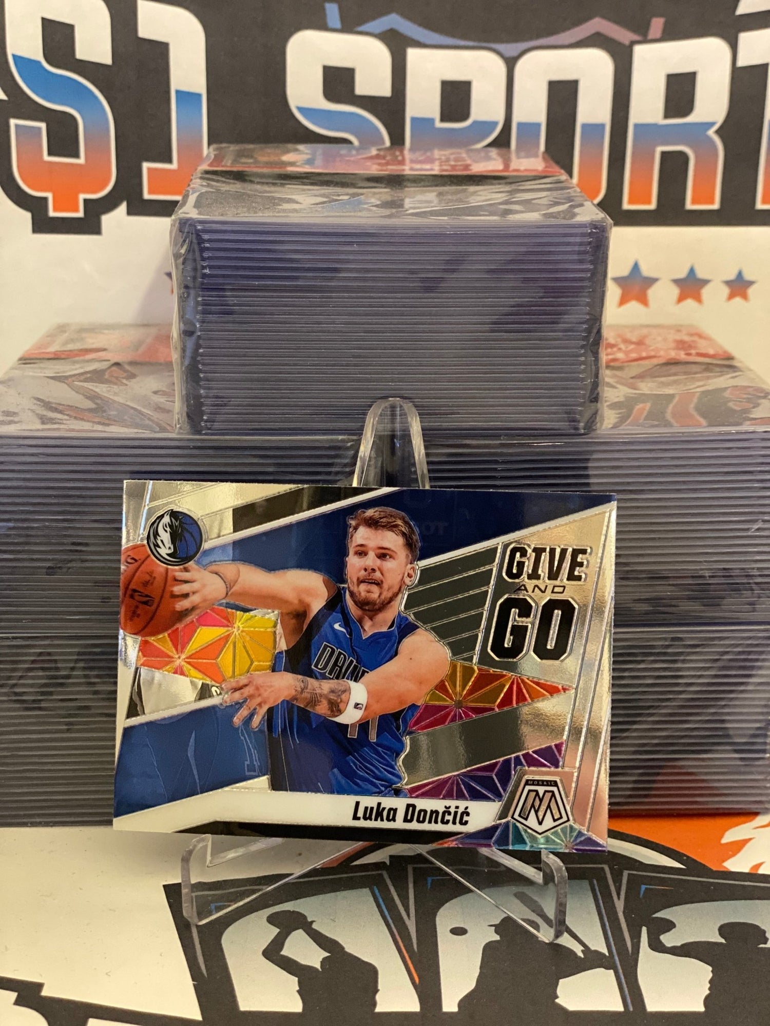 2019 Panini Mosaic (Give and Go) Luka Doncic #10