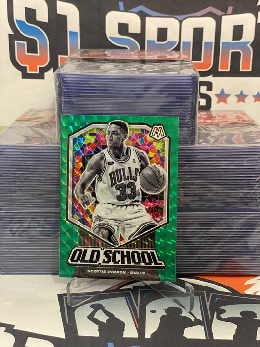 2019 Panini Mosaic (Green Prizm, Old School) Scottie Pippen #11