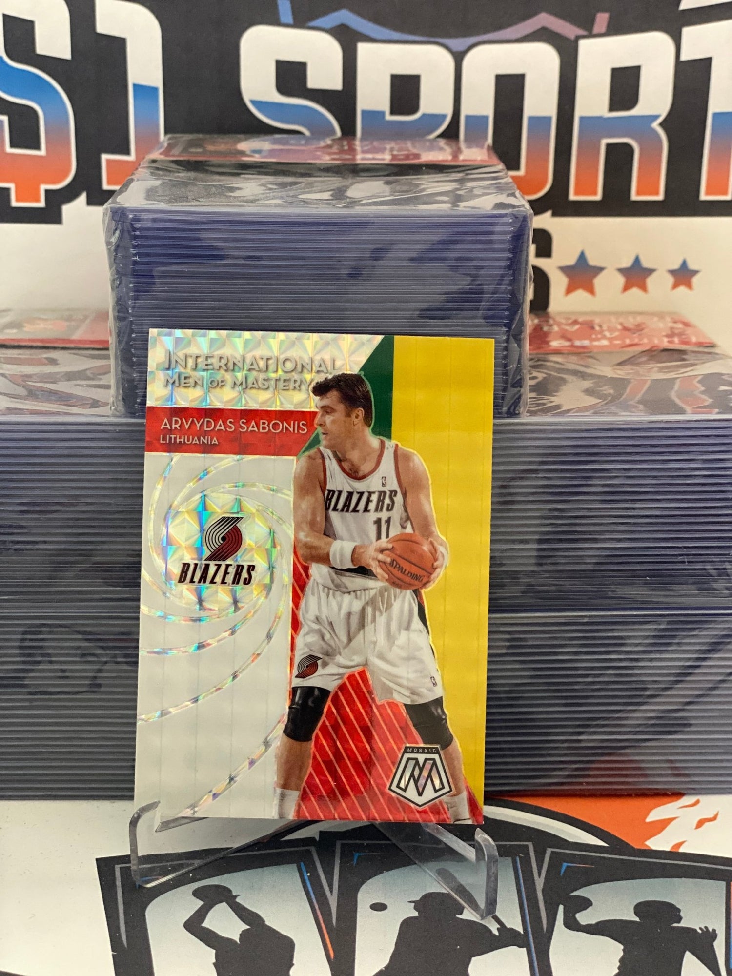 2019 Panini Mosaic (Mosaic Prizm, International Men of Mastery) Arvydas Sabonis #8