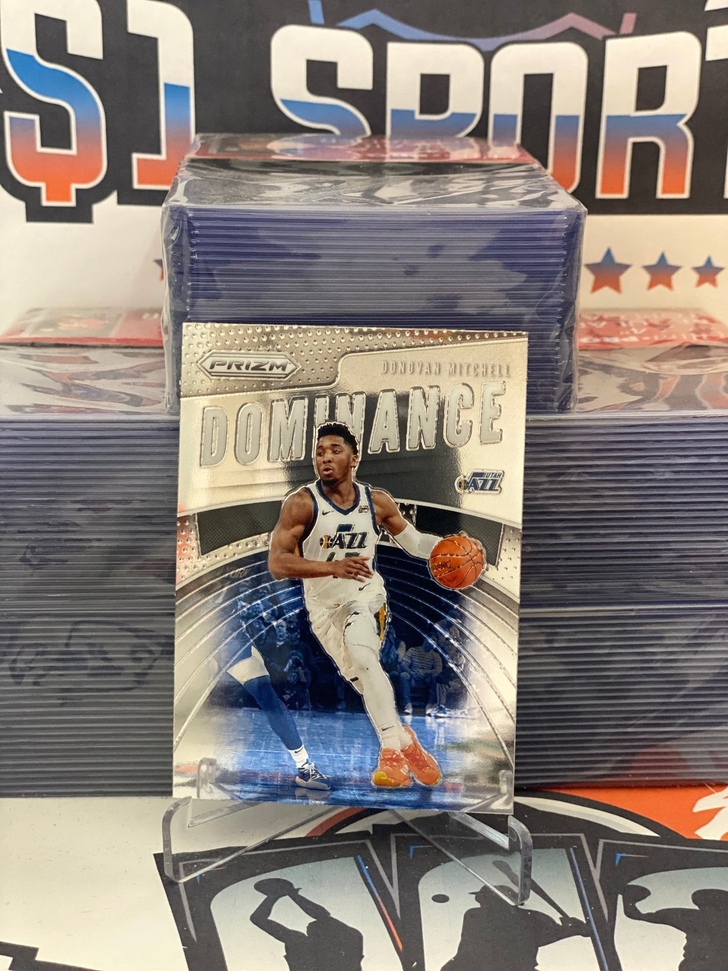 2019 Panini Prizm (Dominance) Donovan Mitchell #9