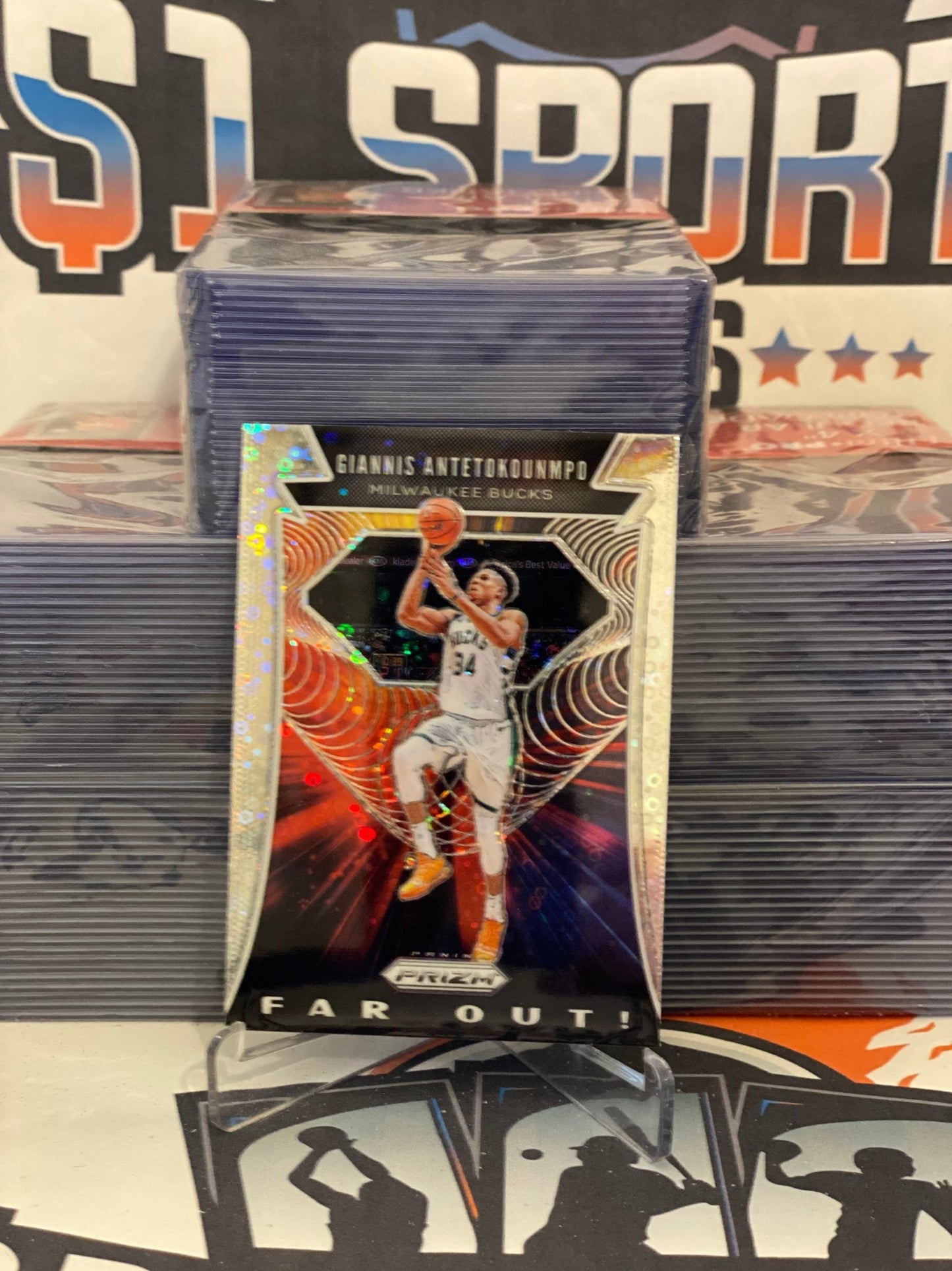 2019 Panini Prizm (Fast Break Prizm, Far Out!) Giannis Antetokounmpo #9