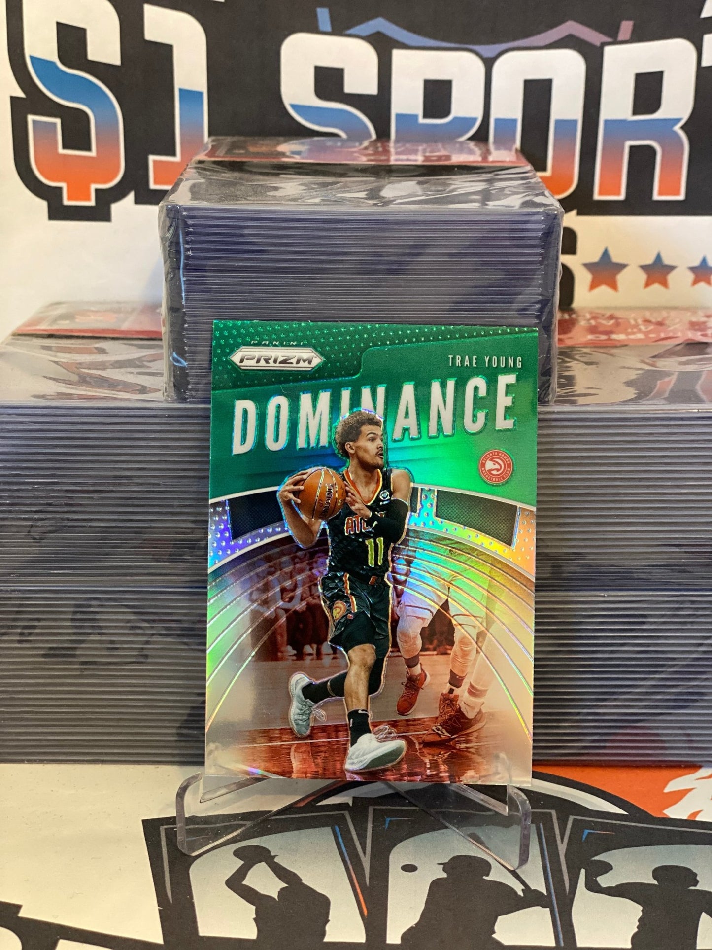 2019 Panini Prizm (Green Prizm, Dominance) Trae Young #25