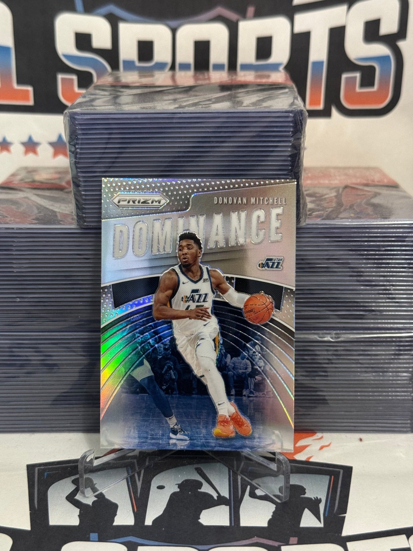 2019 Panini Prizm (Silver Prizm, Dominance) Donovan Mitchell #9