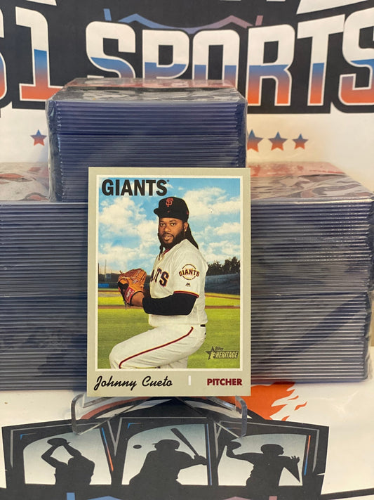 2019 Topps Heritage (Short Print) Johnny Cueto #711