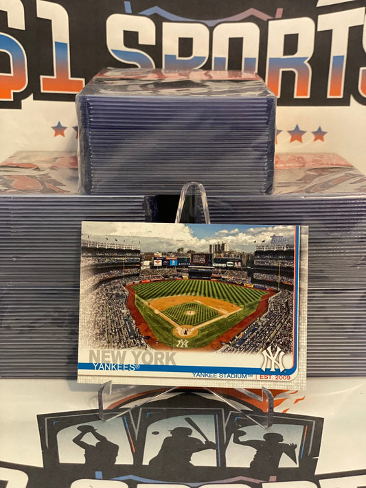 2019 Topps Yankee Stadium #47