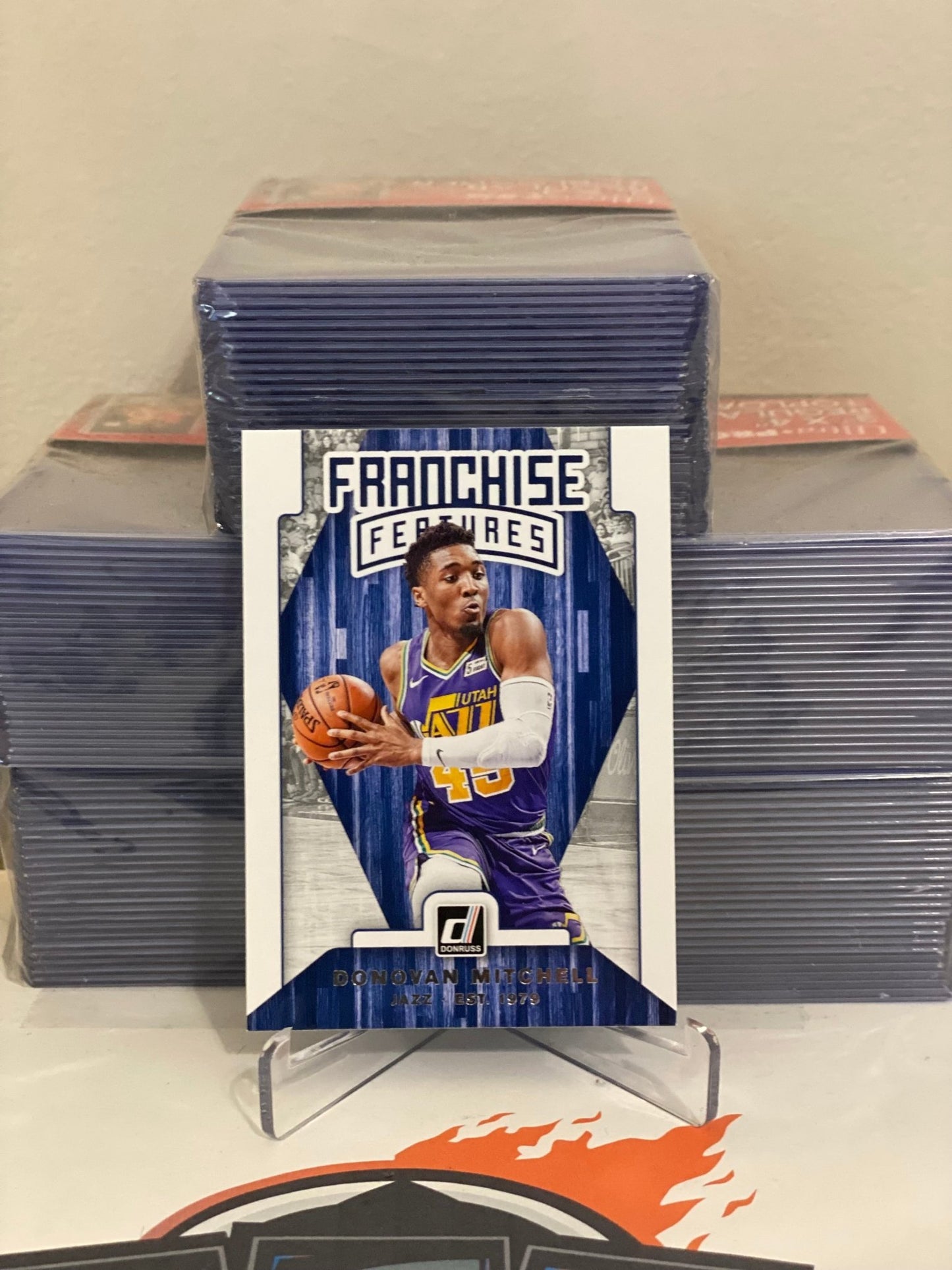 2020 Donruss Donovan Mitchell (Franchise Features) #5