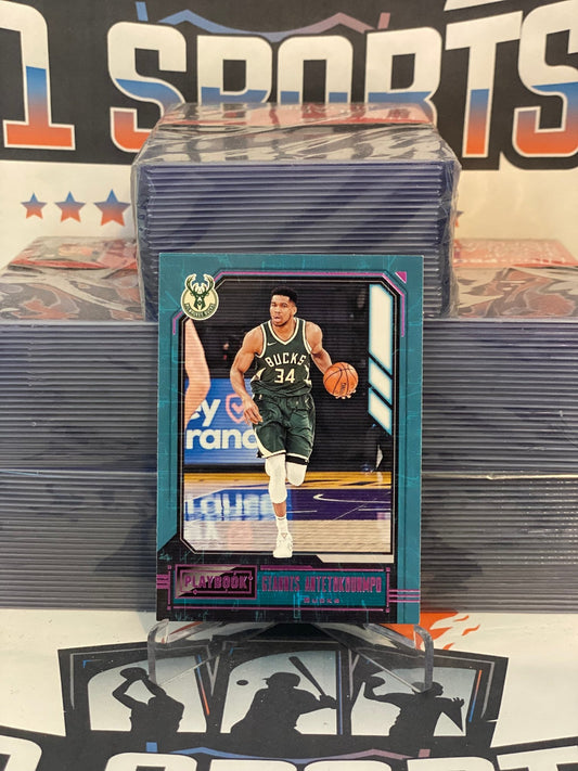 2020 Panini Chronicles (Pink, Playbook) Giannis Antetokounmpo #185