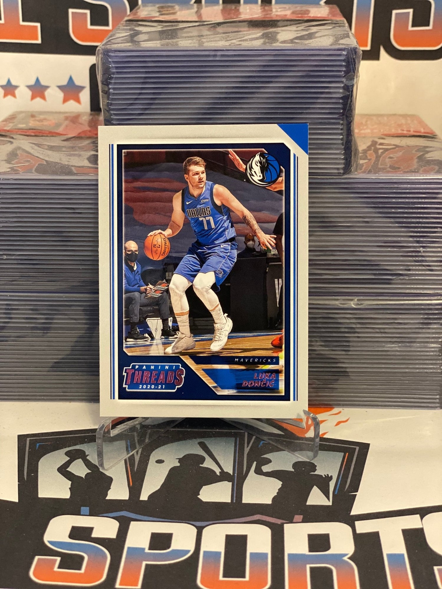 2020 Panini Chronicles (Pink, Threads) Luka Doncic #82