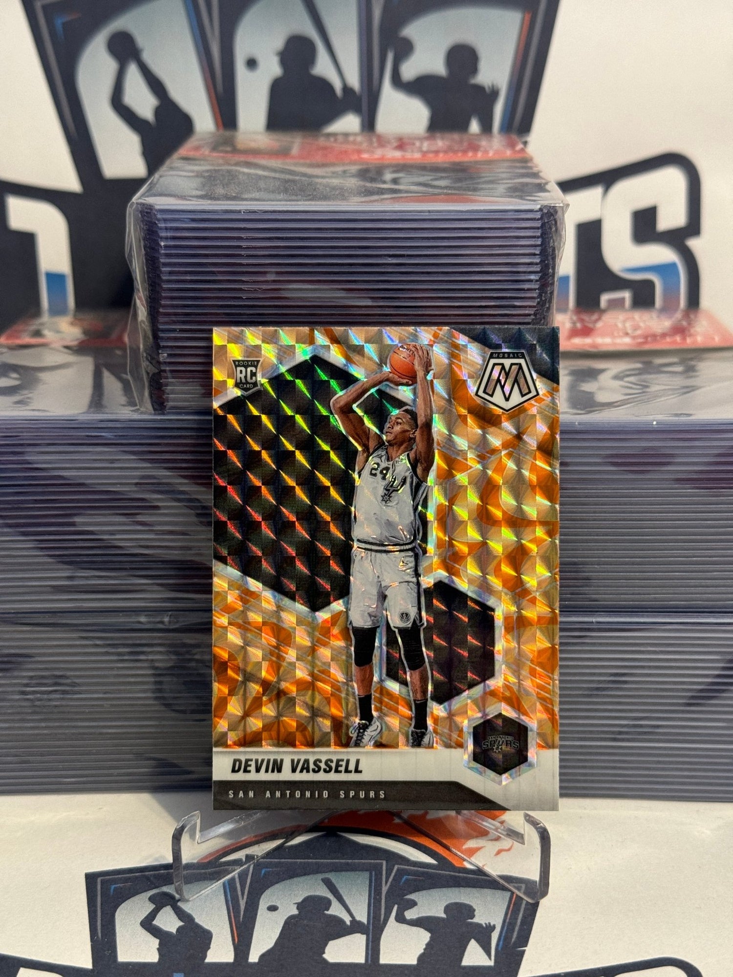 2020 Panini Mosaic (Orange Reactive Prizm) Devin Vassell Rookie #221