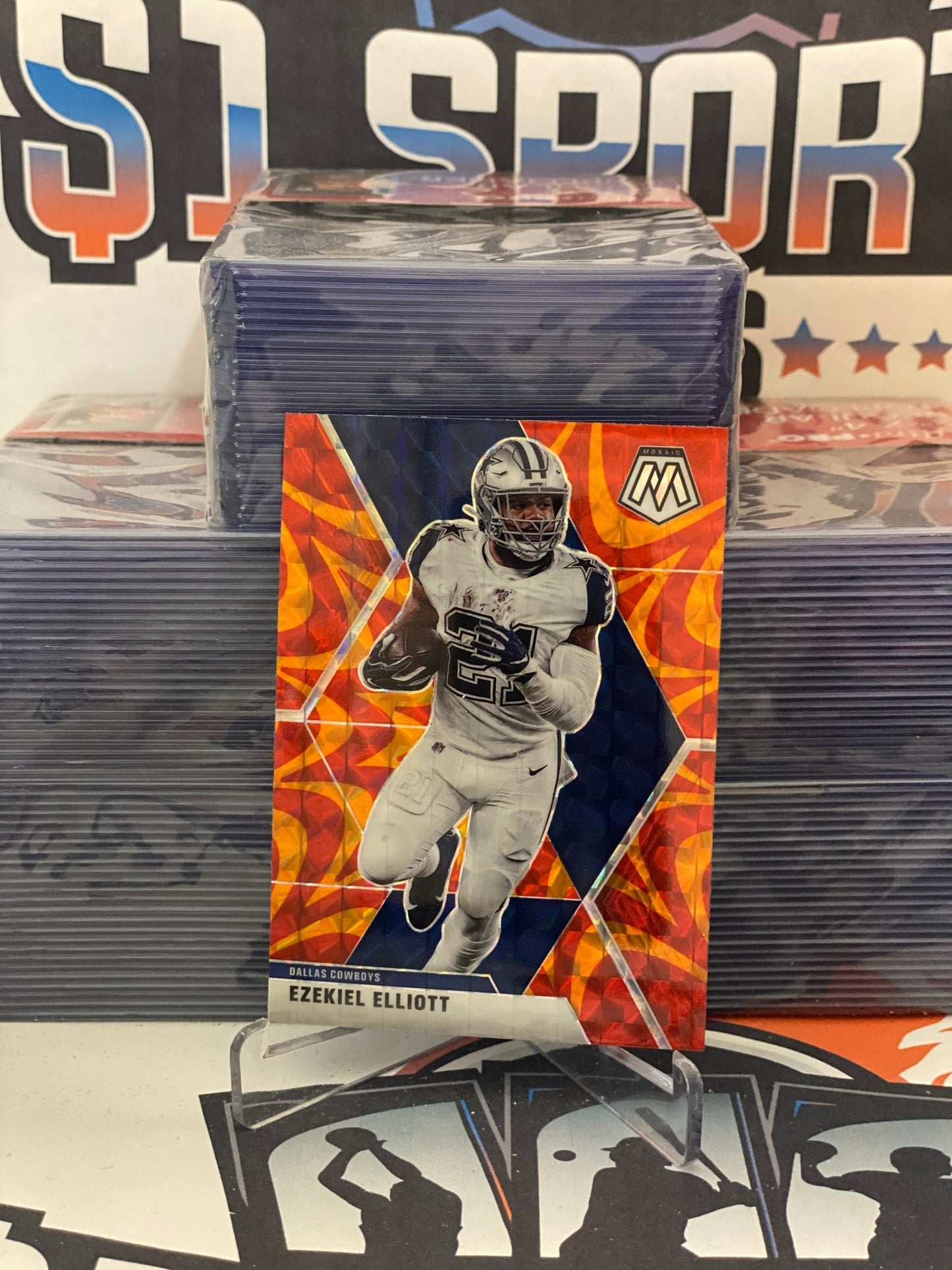 2020 Panini Mosaic (Orange Reactive Prizm) Ezekiel Elliott #60