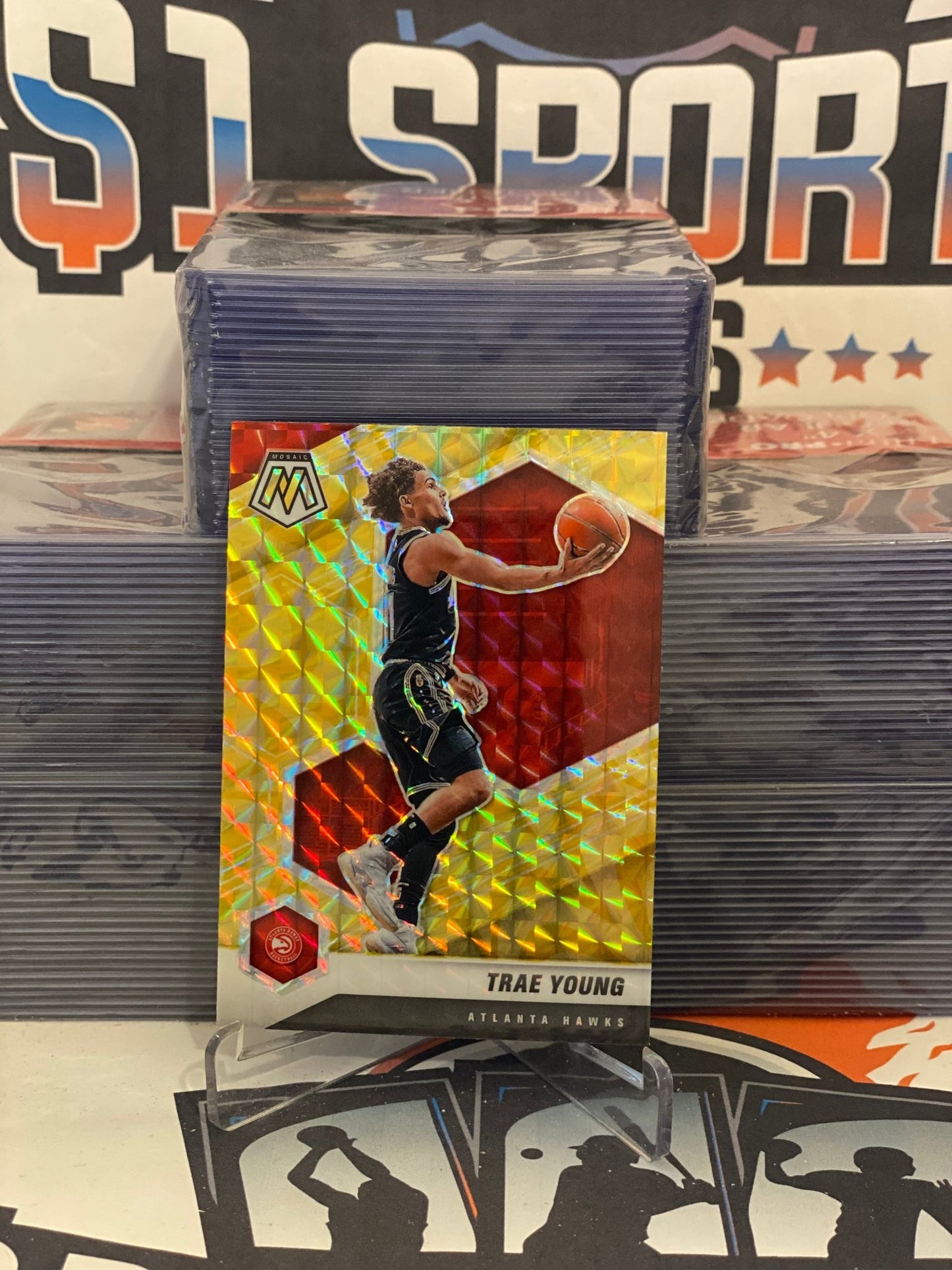 2020 Panini Mosaic (Yellow Reactive Prizm) Trae Young #18