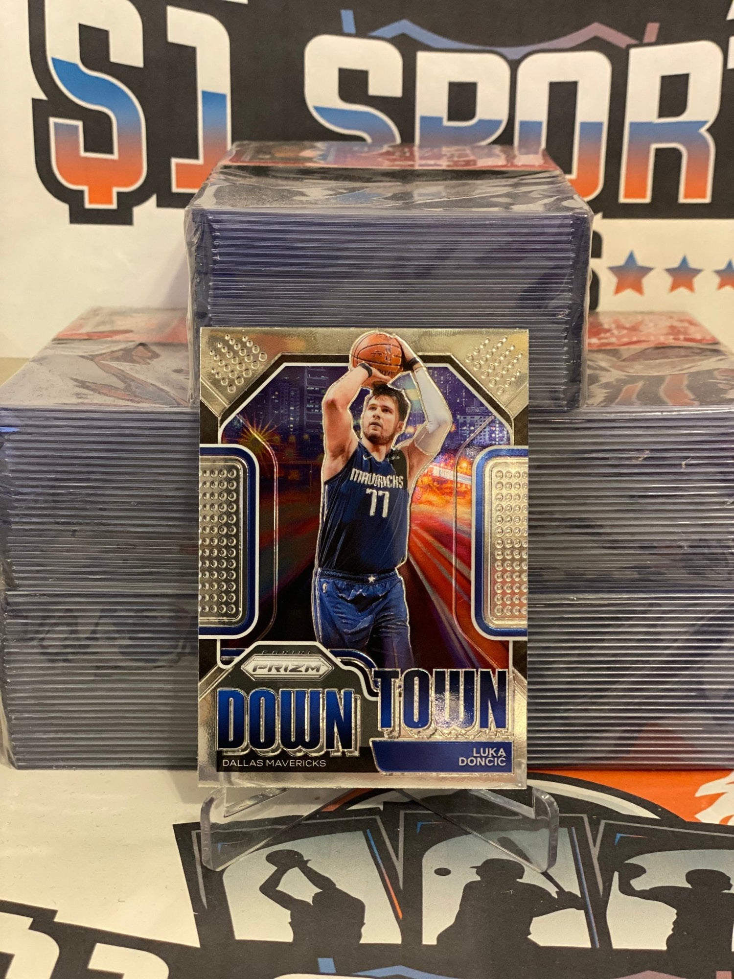 2020 Panini Prizm (Downtown) Luka Doncic #13