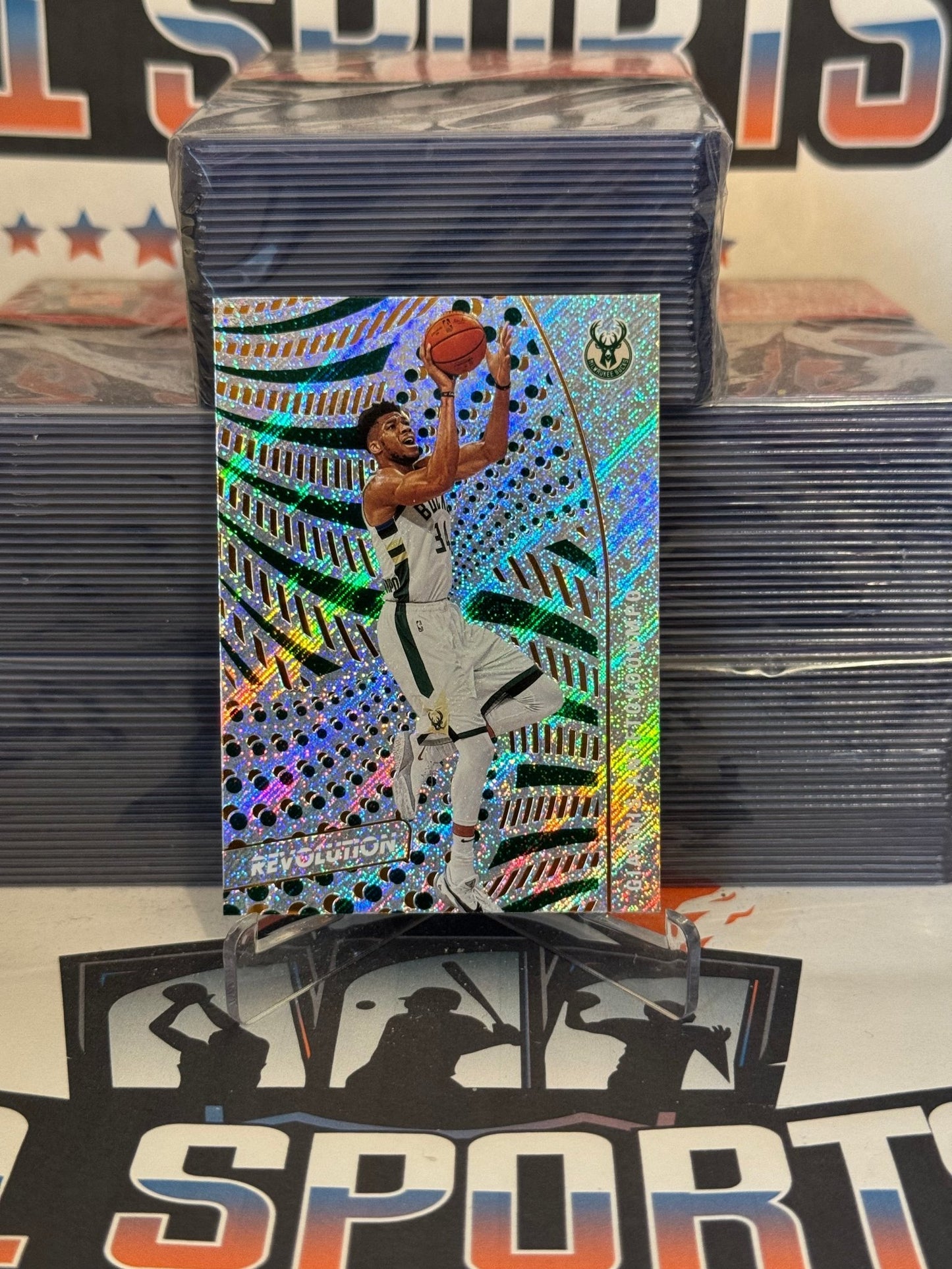 2020 Panini Revolution Giannis Antetokounmpo #58