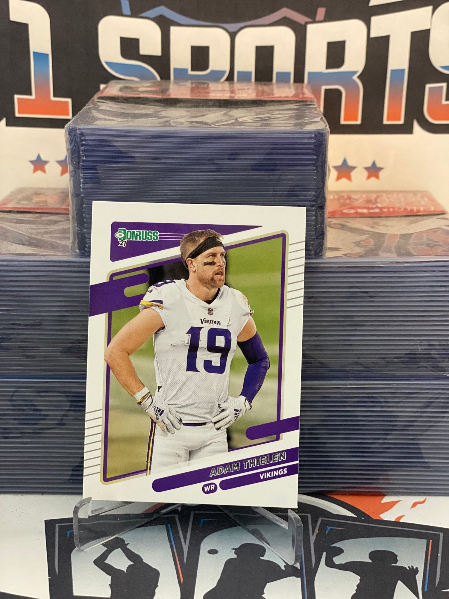 2021 Donruss (Helmetless Variation) Adam Thielen #126