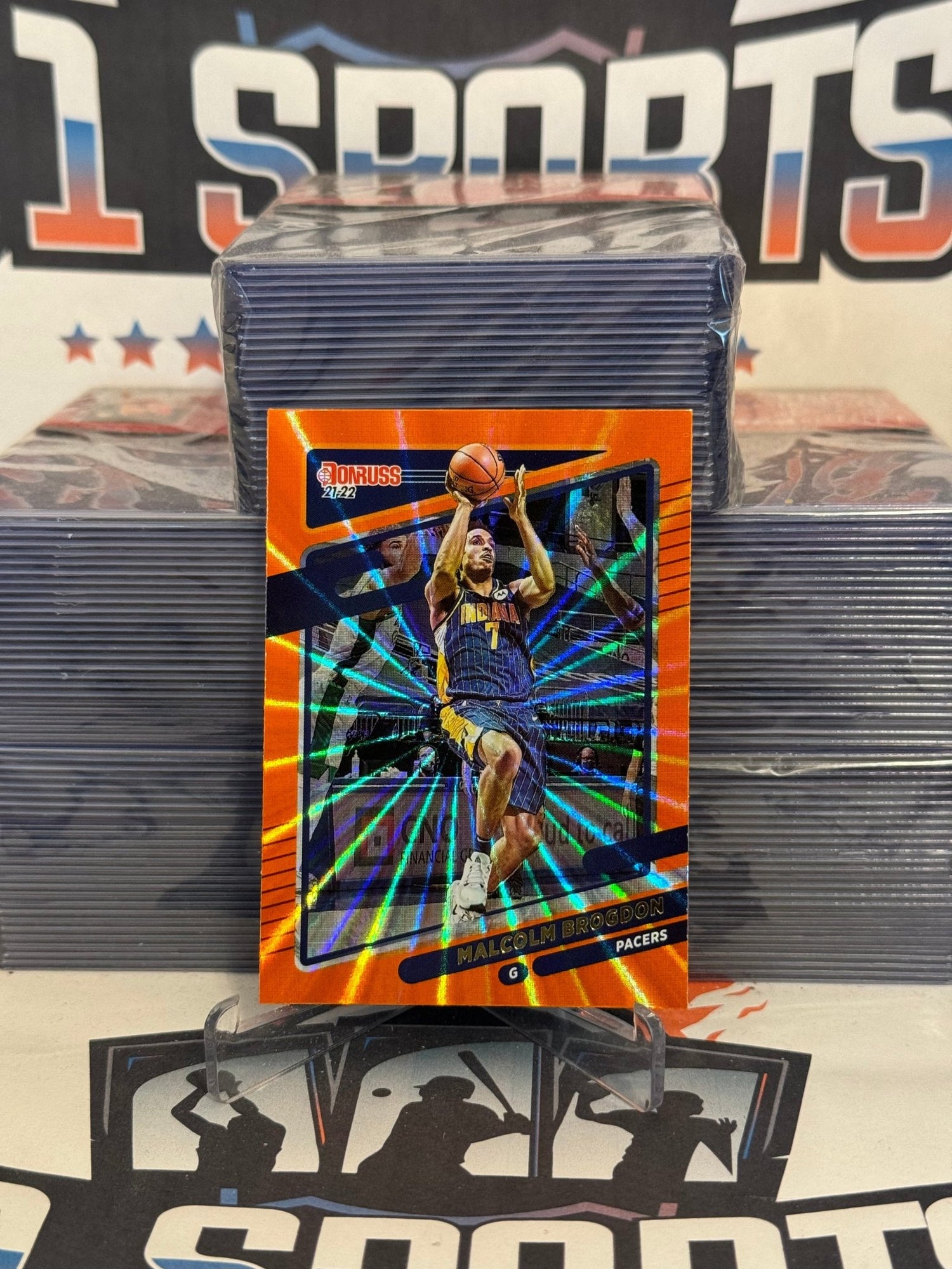 2021 Donruss (Orange Laser Holo) Malcom Brogdon #184