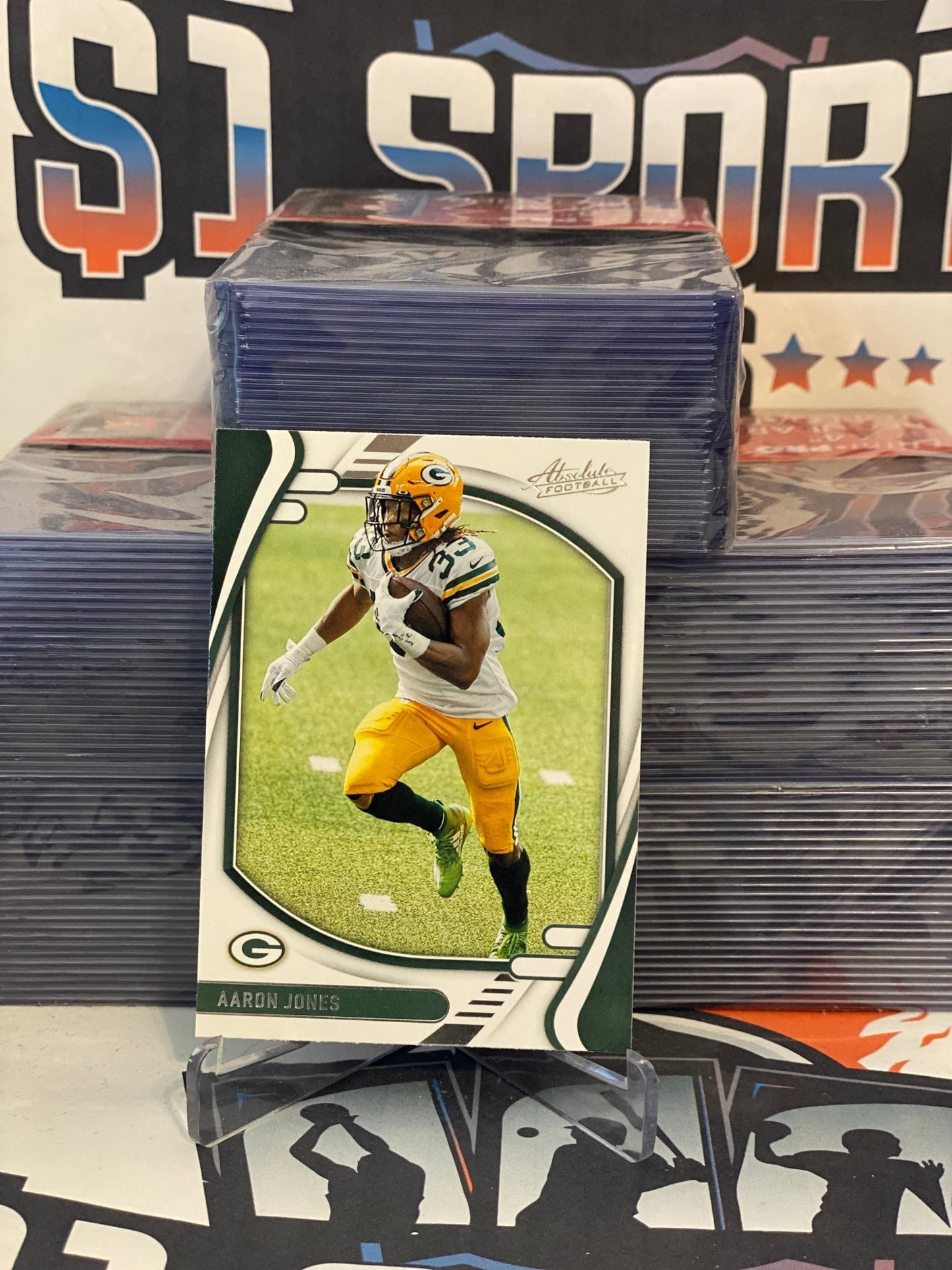2021 Panini Absolute Aaron Jones #60