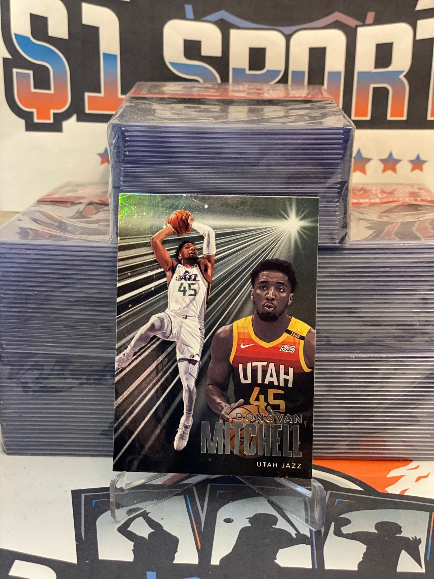 2021 Panini Chronicles (Essentials) Donovan Mitchell #235
