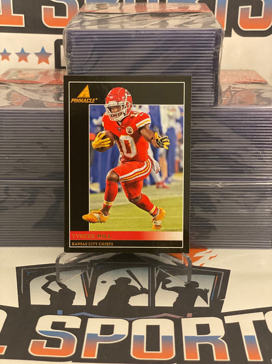 2021 Panini Chronicles (Pinnacle) Tyreek Hill #26