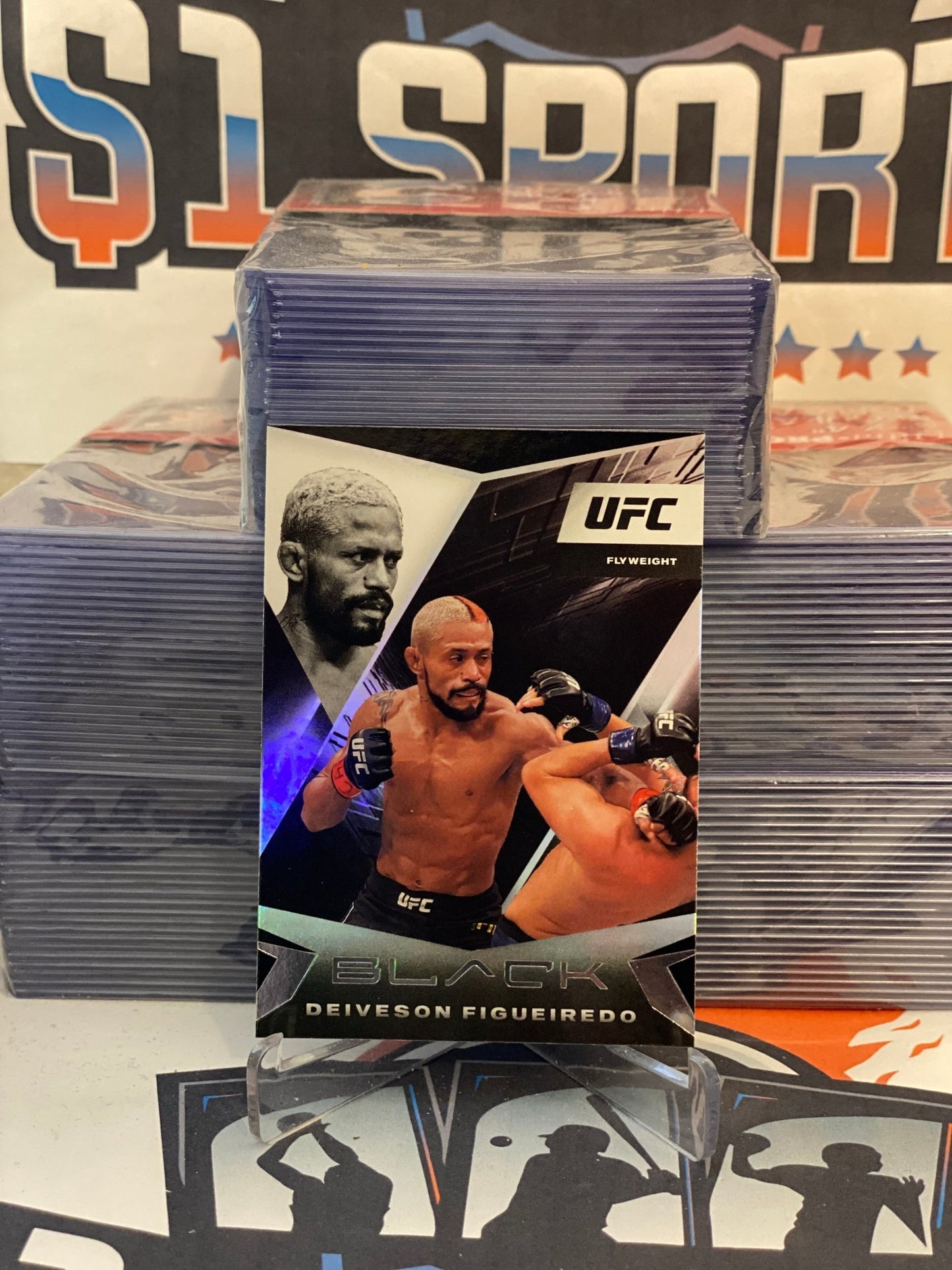 2021 Panini Chronicles UFC (Black) Deiveson Figueiredo #107