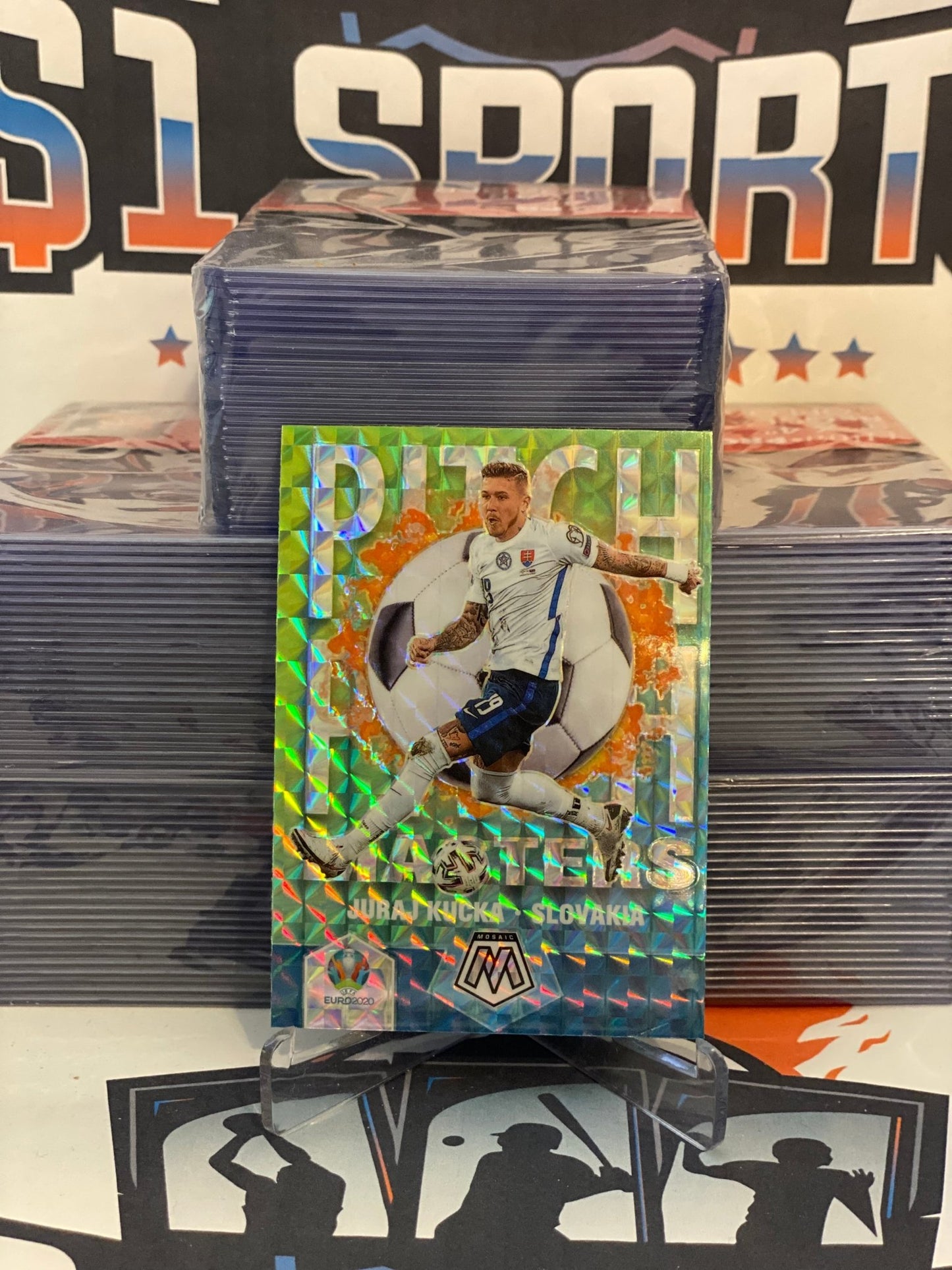 2021 Panini Mosaic (Mosaic Prizm, Pitch Masters) Juraj Kucka #18