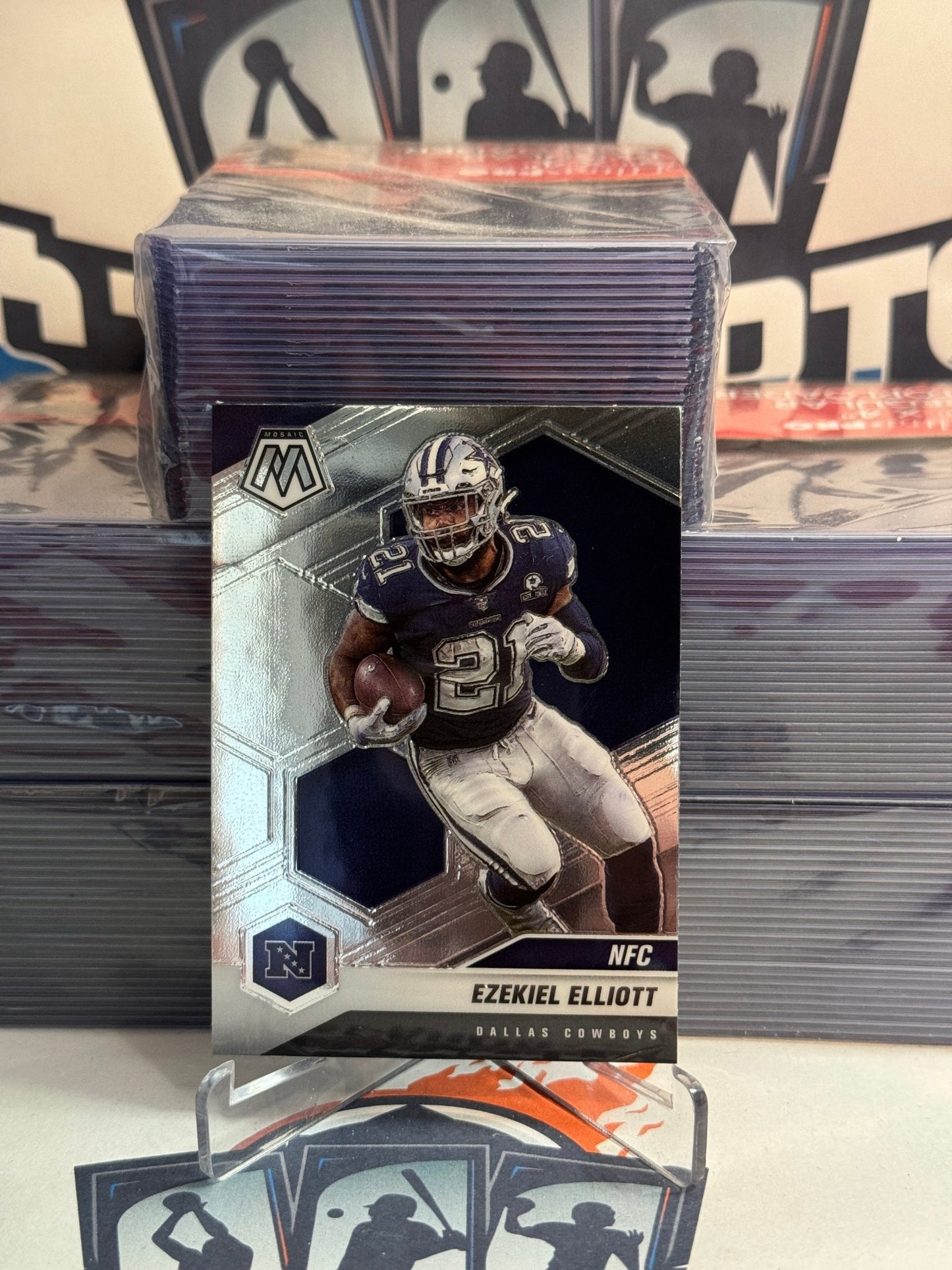 2021 Panini Mosaic (NFC) Ezekiel Elliott #215