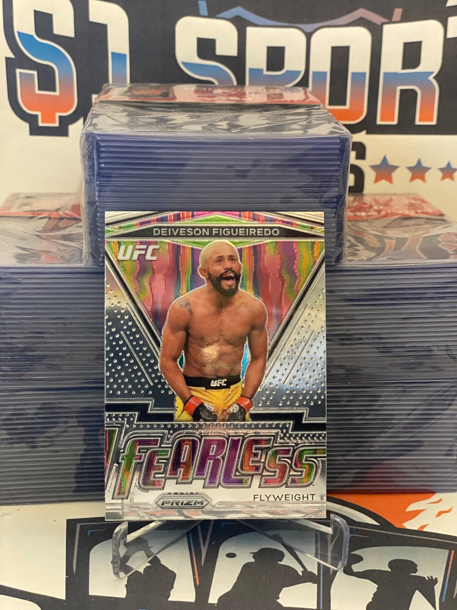 2021 Panini Prizm UFC (Fearless) Deiveson Figueiredo #19
