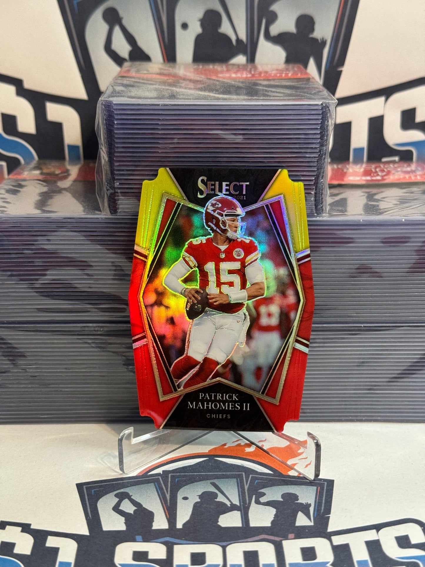 2021 Panini Select (Red & Yellow Die Cut Prizm) Patrick Mahomes II #102