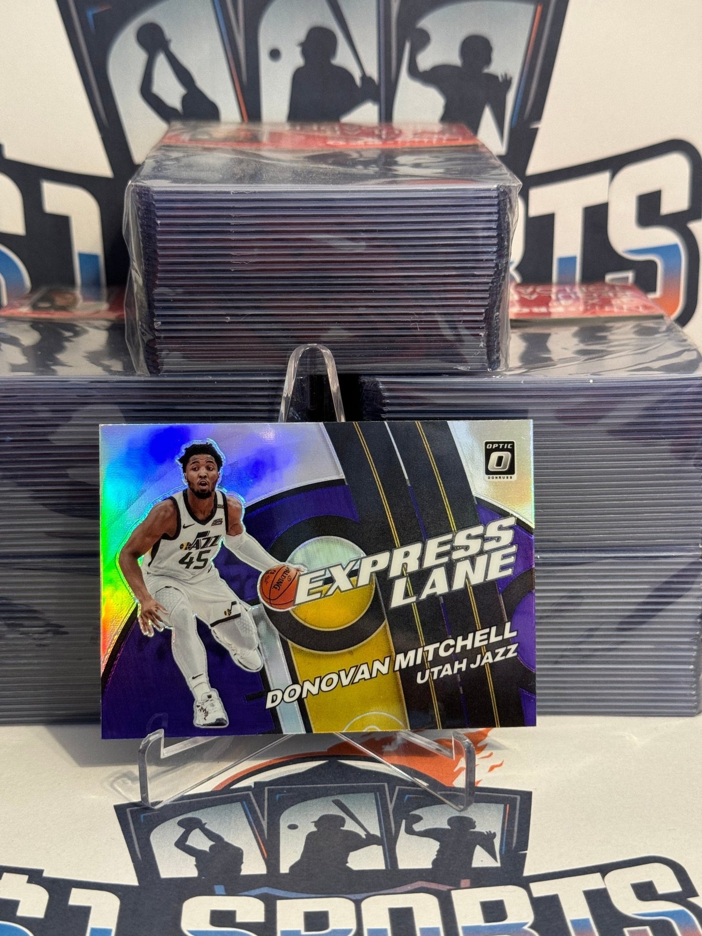 2022 Donruss Optic (Purple Prizm, Express Lane) Donovan Mitchell #8