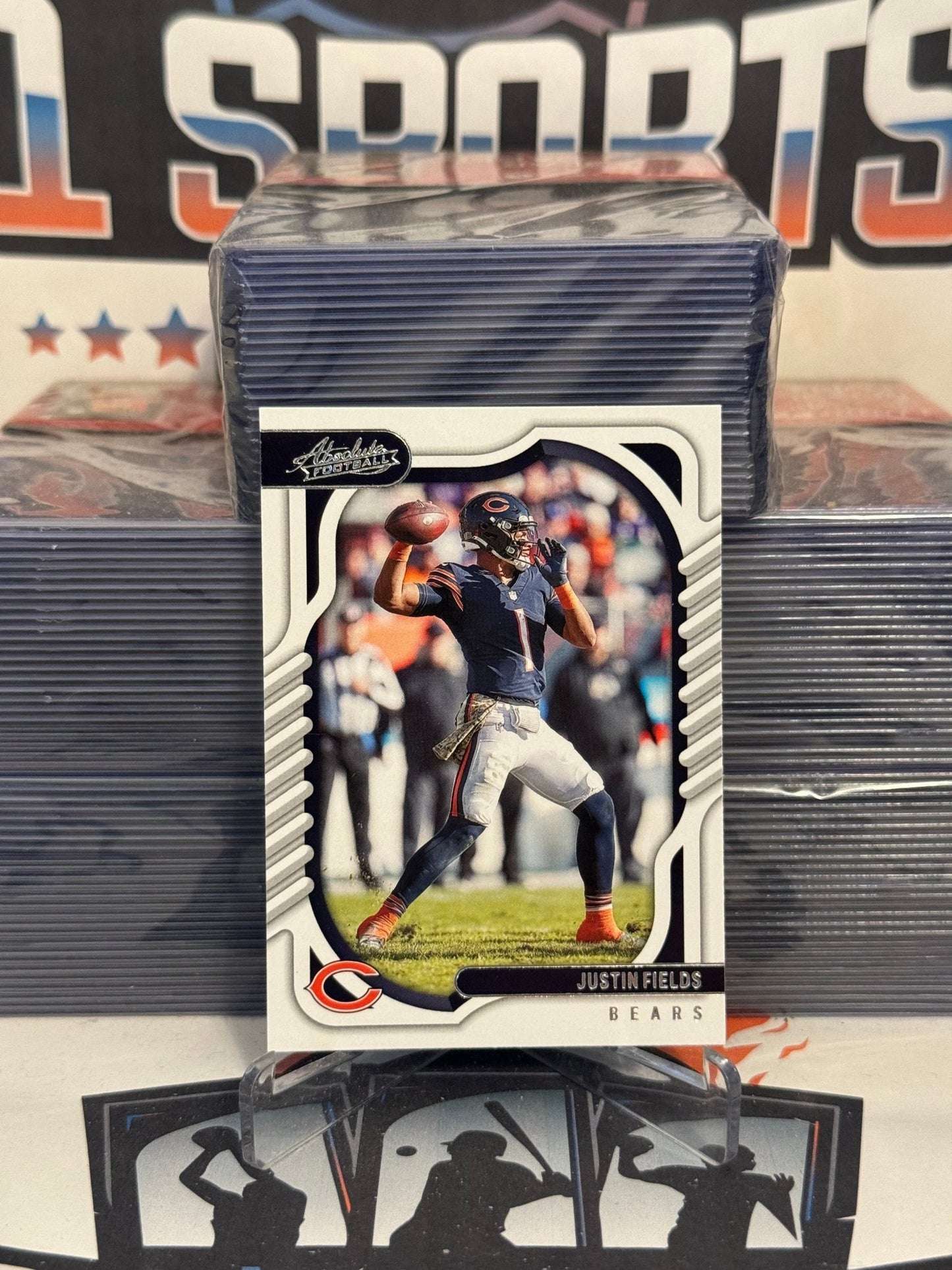 2022 Panini Absolute (2nd Year) Justin Fields #15