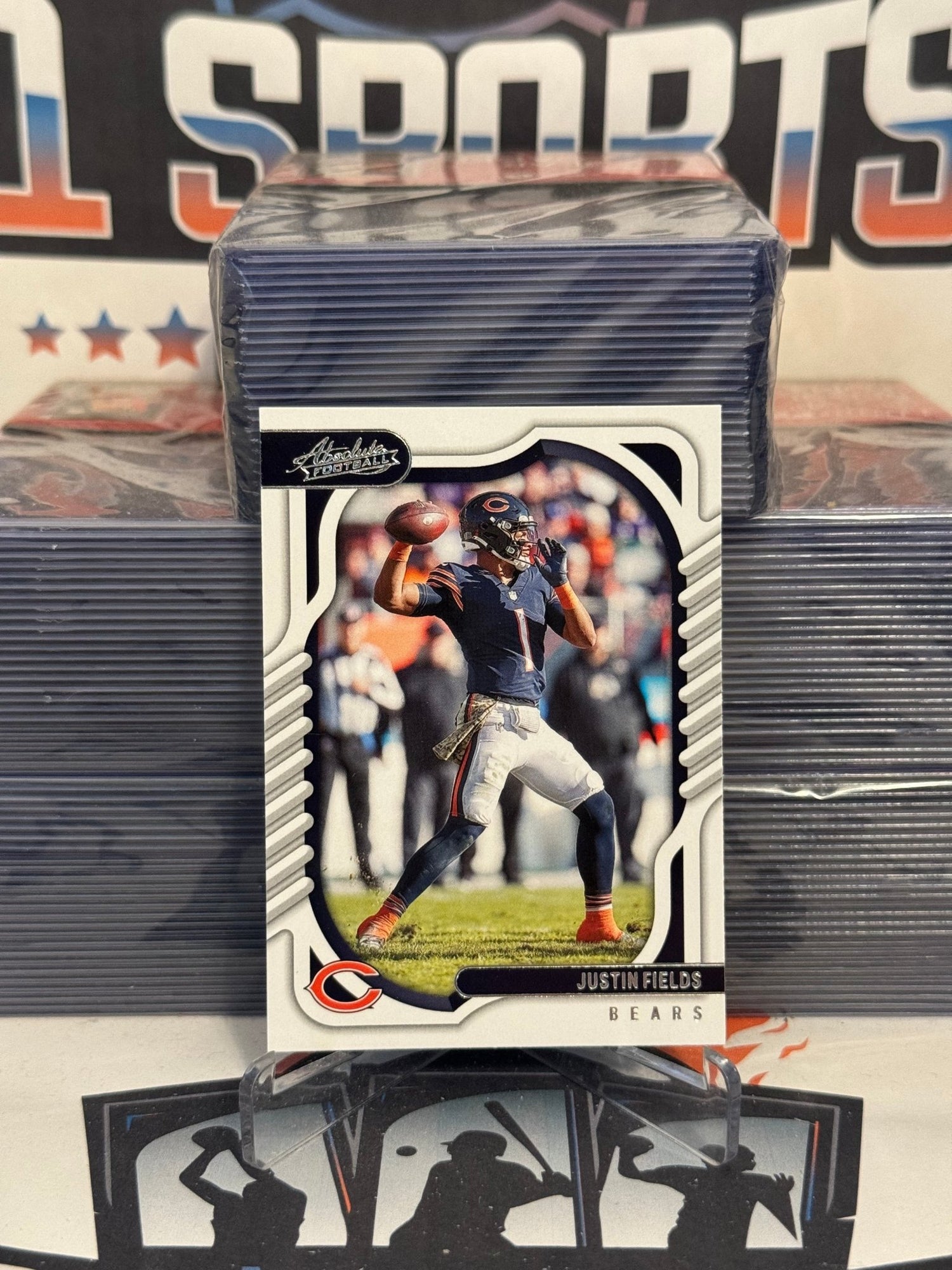 2022 Panini Absolute (2nd Year) Justin Fields #15