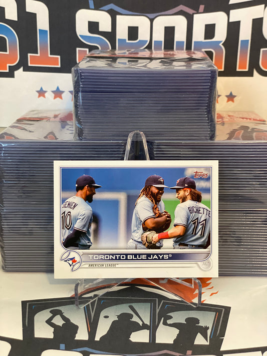 2022 Topps (Toronto Blue Jays Team Card) Bo Bichette, Vladimir Guerrero Jr., Marcus Semien #109