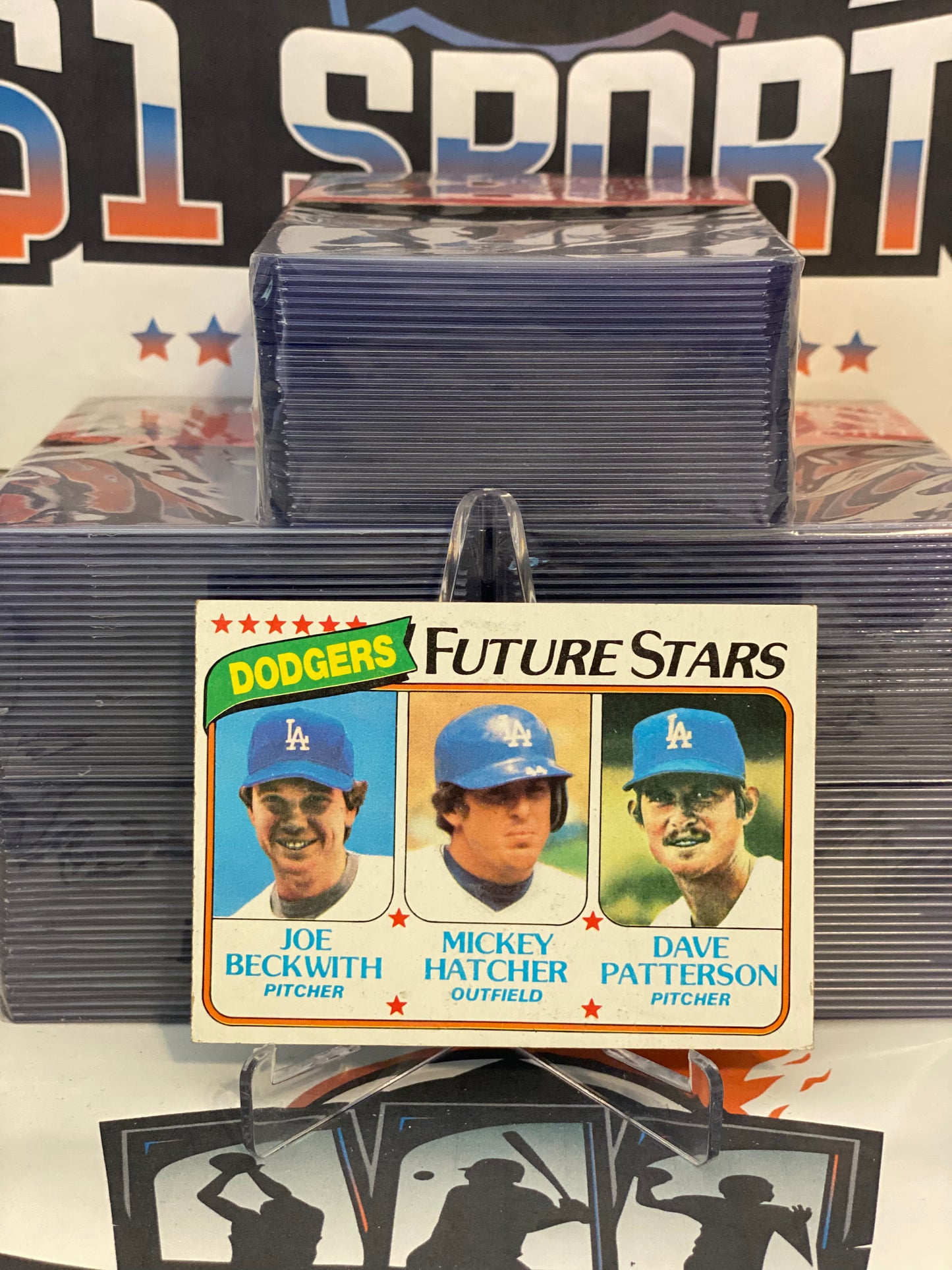 1980 Topps (Dodgers Future Stars) Joe Beckwith, Mickey Hatcher & Dave Patterson #679