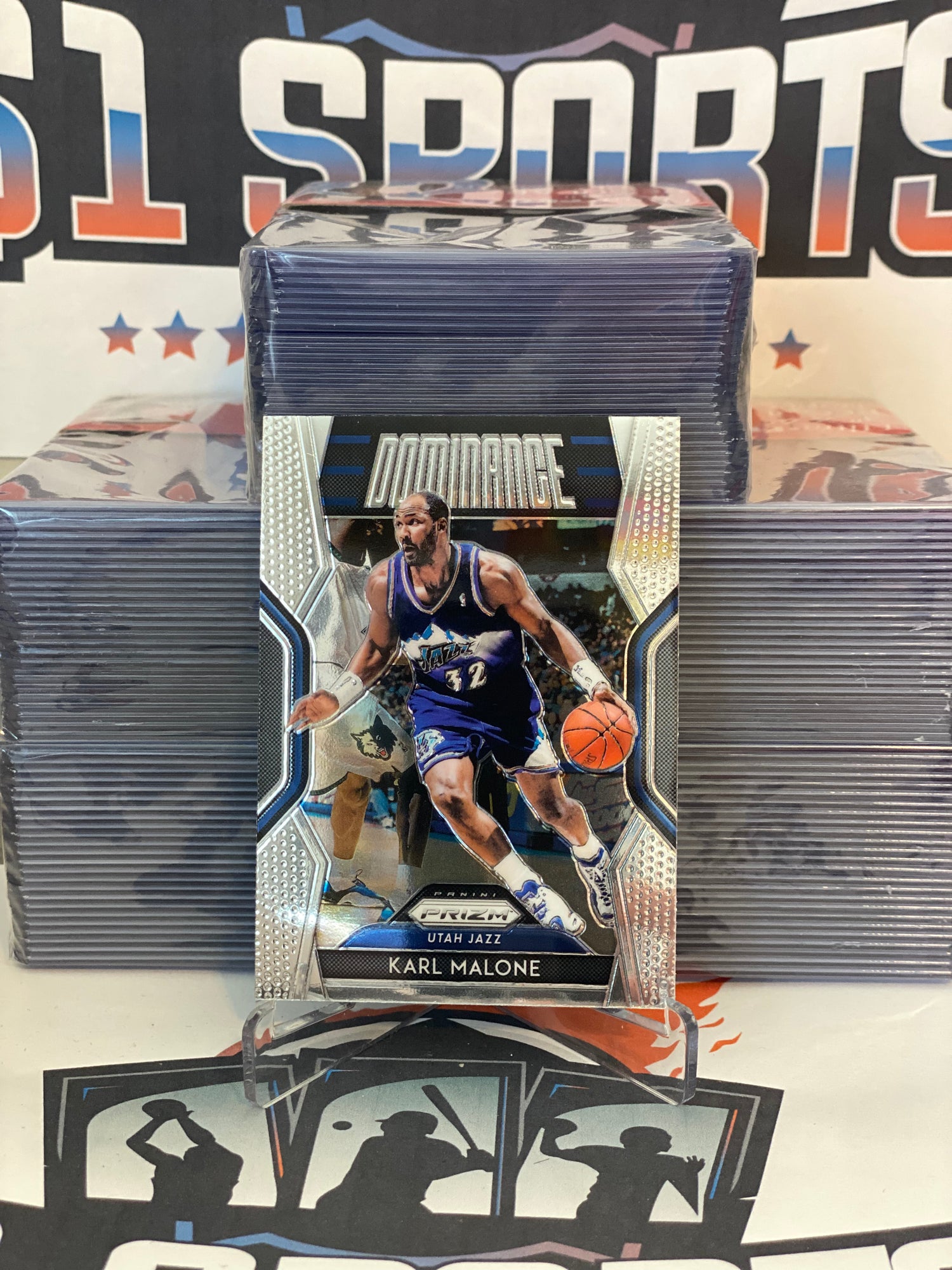 2018 Panini Prizm (Dominance) Karl Malone #12