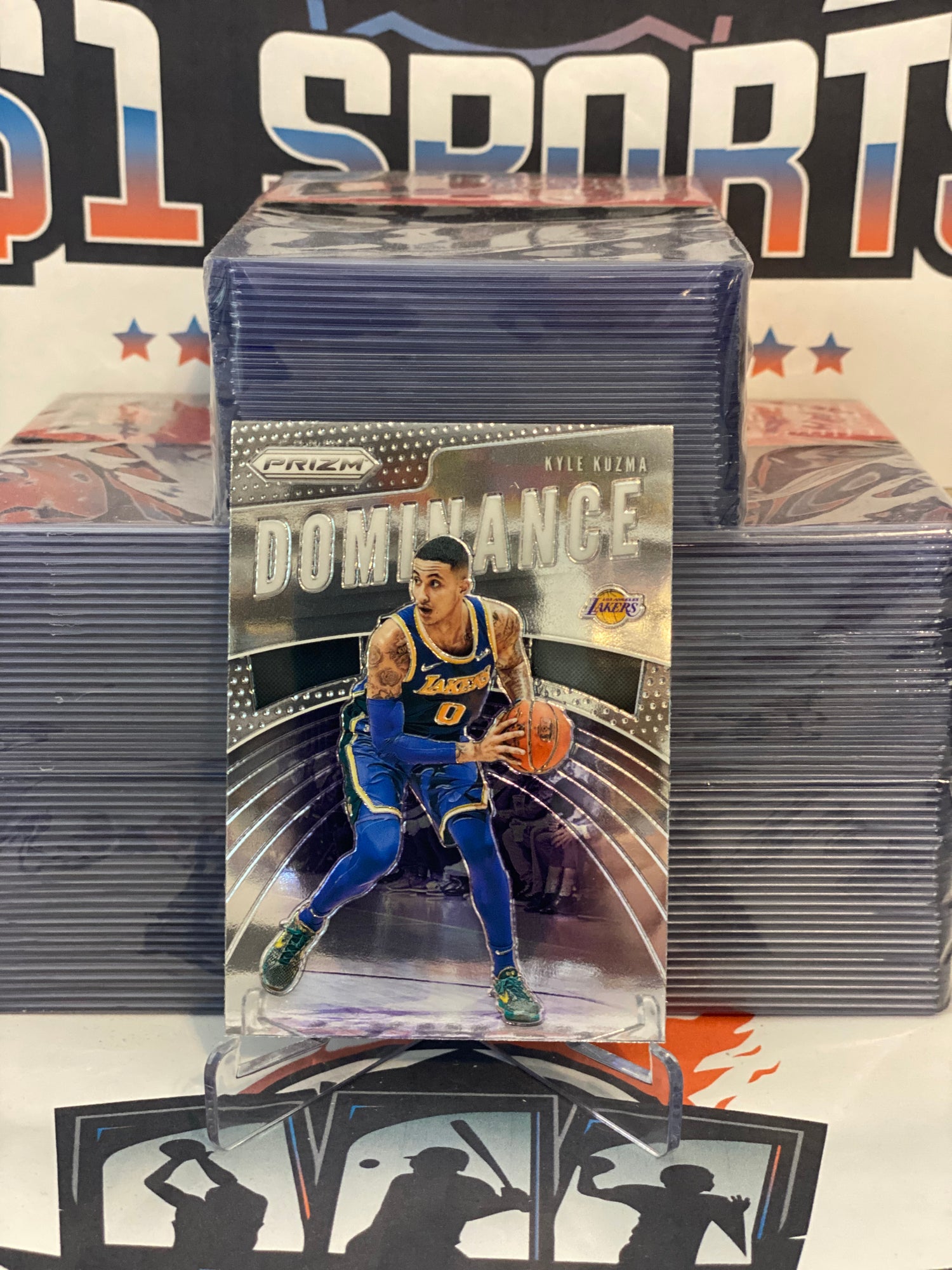 2019 Panini Prizm (Dominance) Kyle Kuzma #18