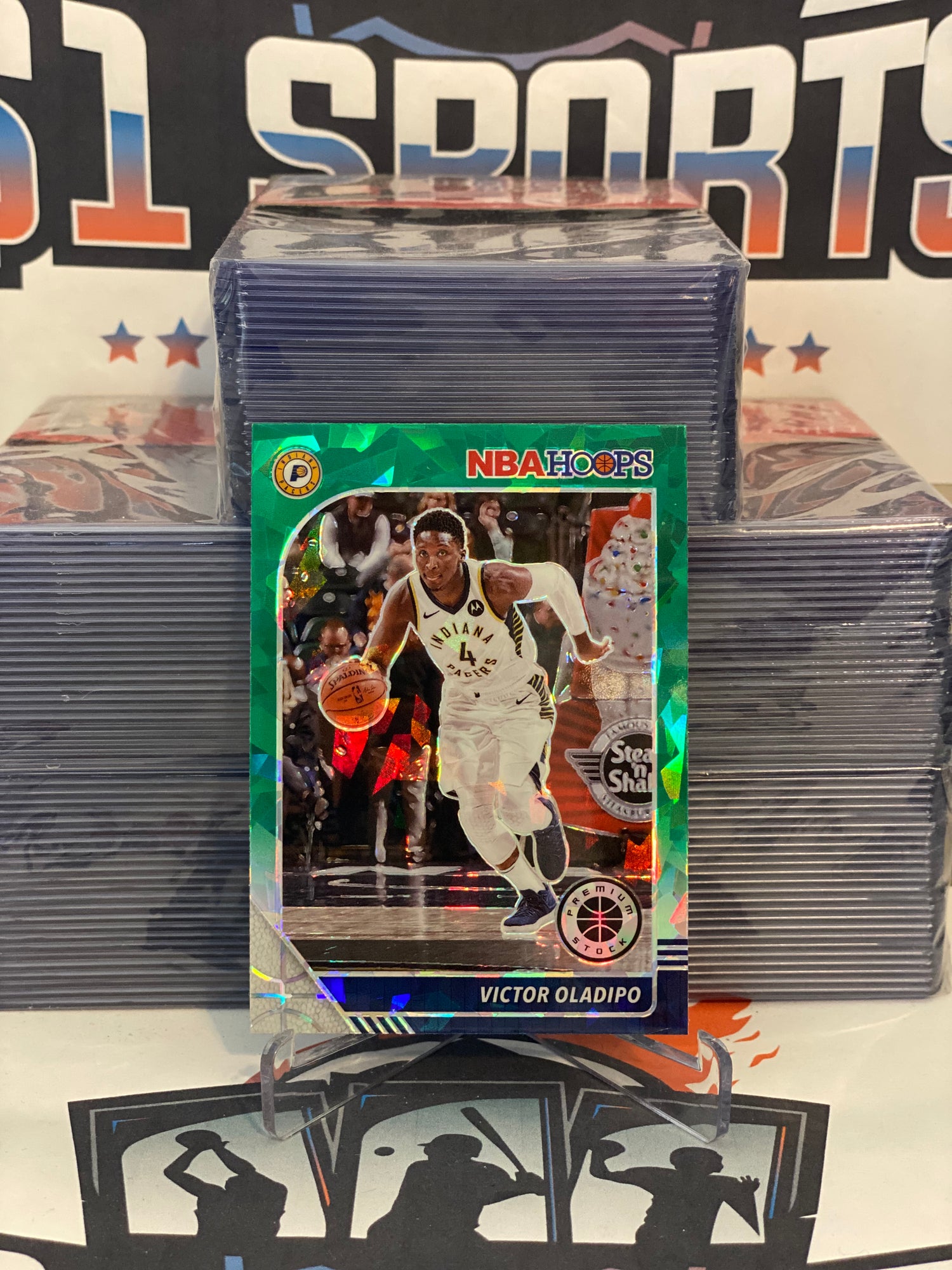 2019 Hoops Premium Stock (Green Cracked Ice Prizm) Victor Oladipo #73