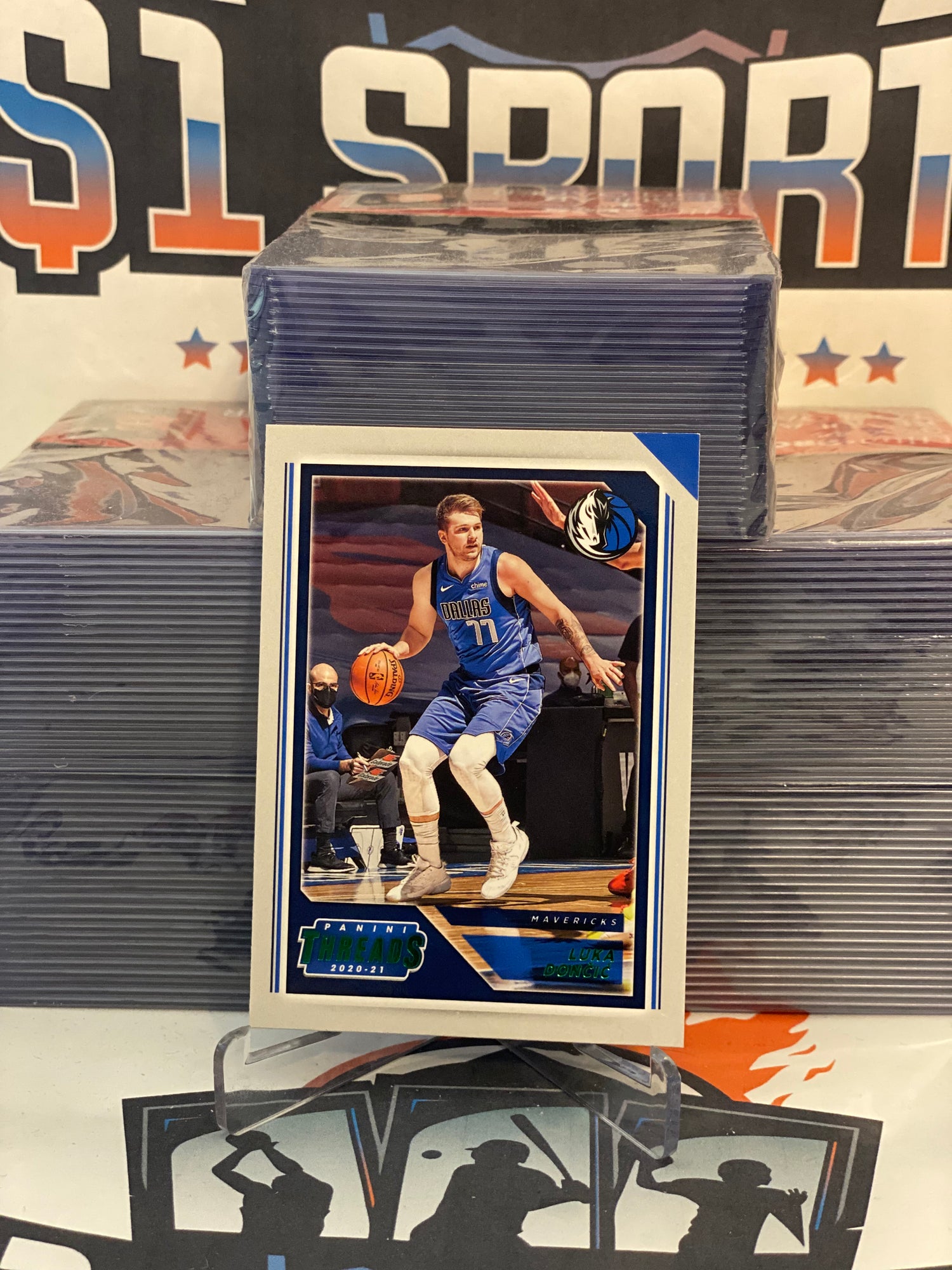 2020 Panini Chronicles (Green, Threads) Luka Doncic #82